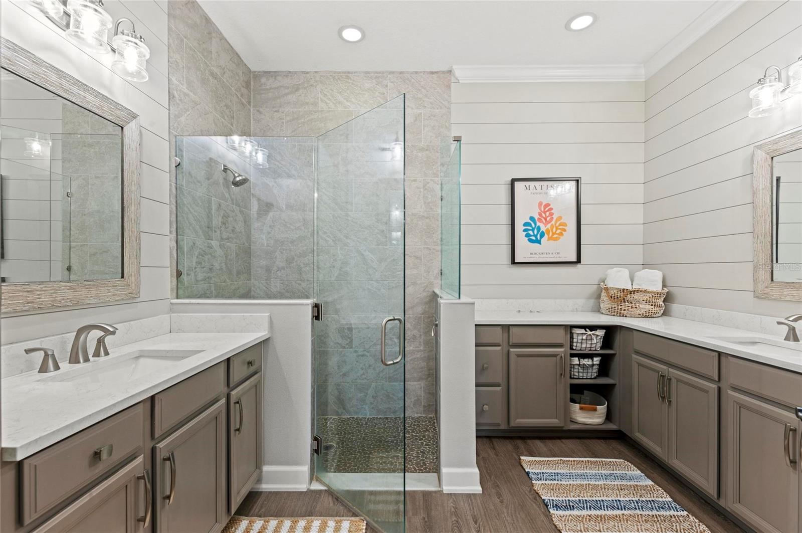 275 SAPPHIRE LAKE DR #101