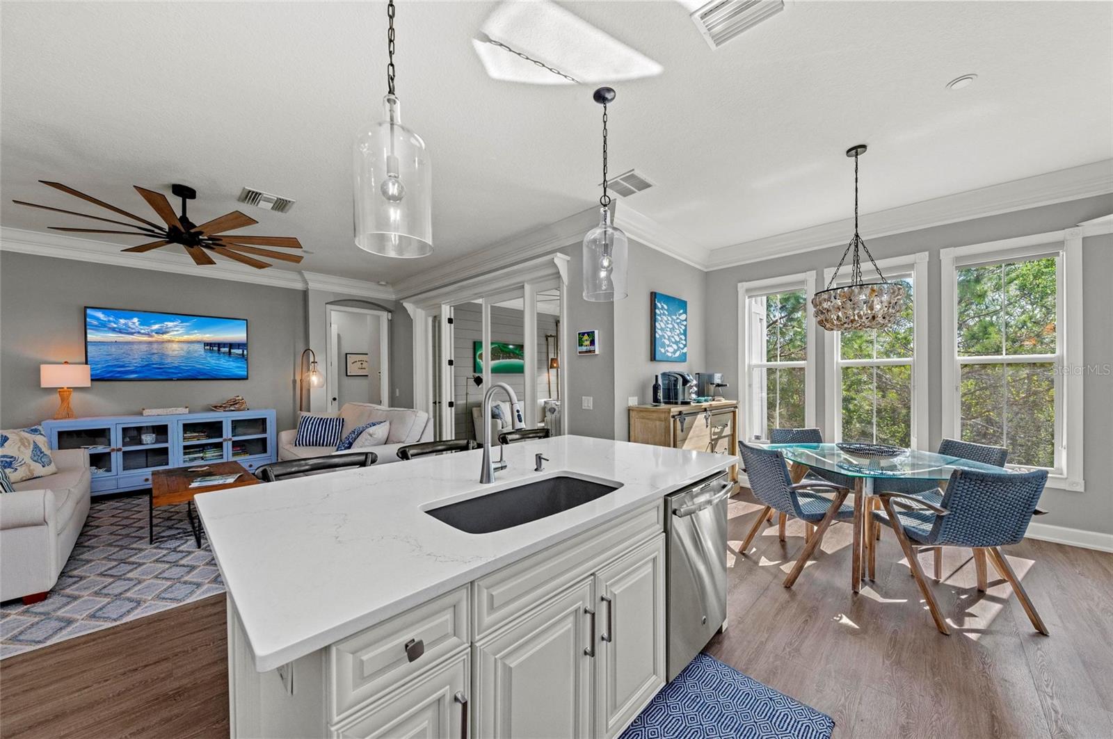 275 SAPPHIRE LAKE DR #101