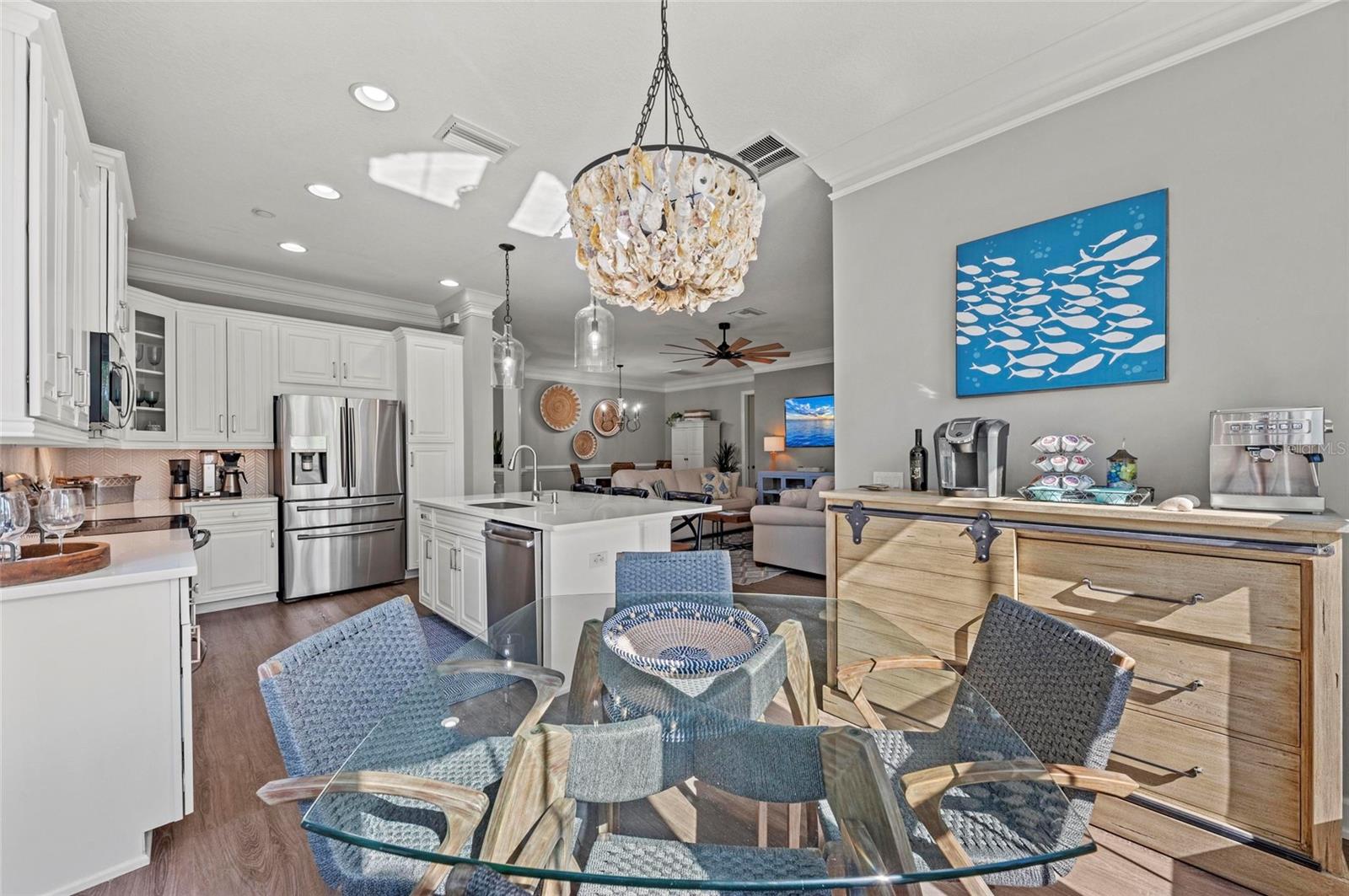 275 SAPPHIRE LAKE DR #101