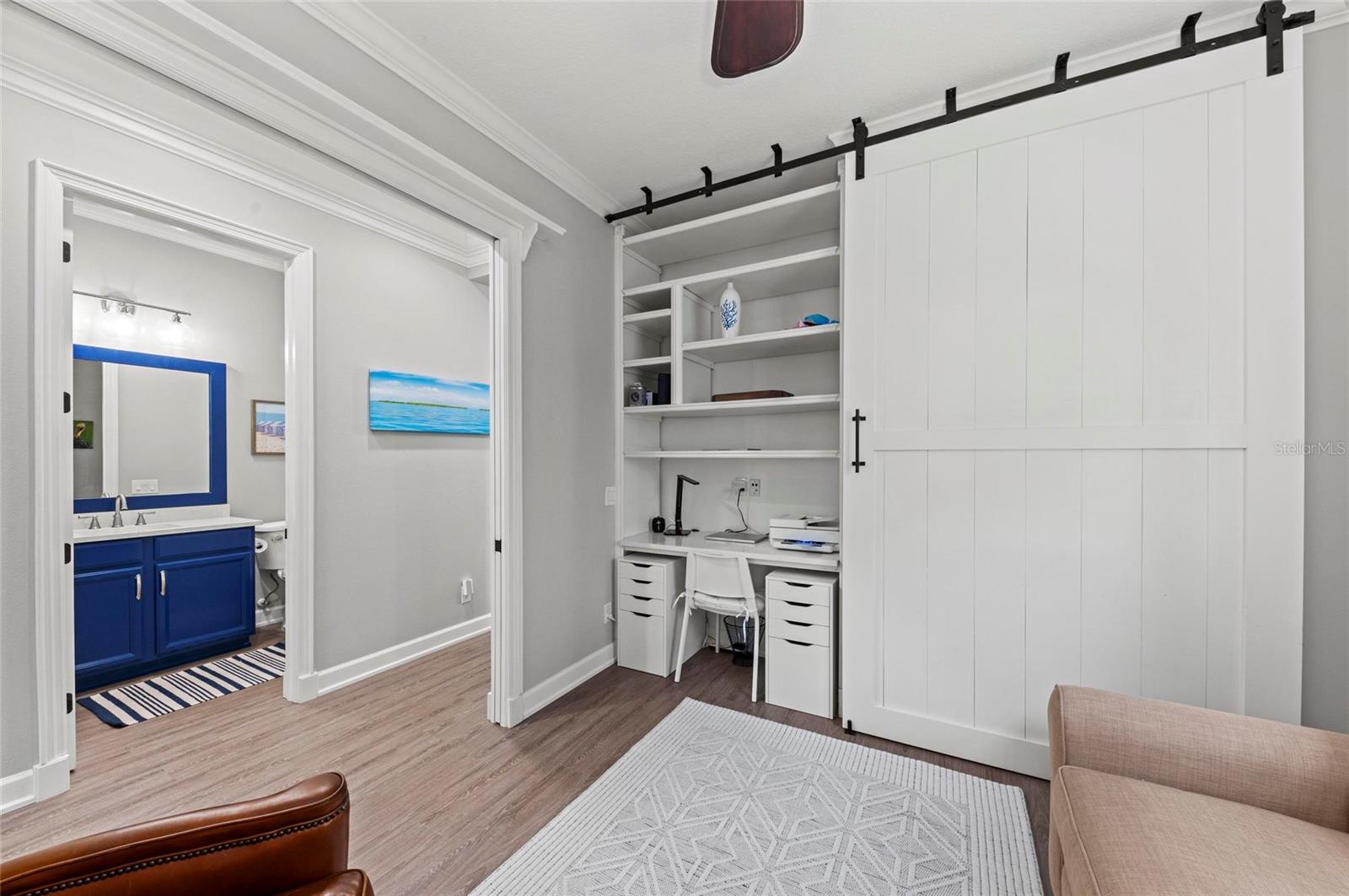 275 SAPPHIRE LAKE DR #101