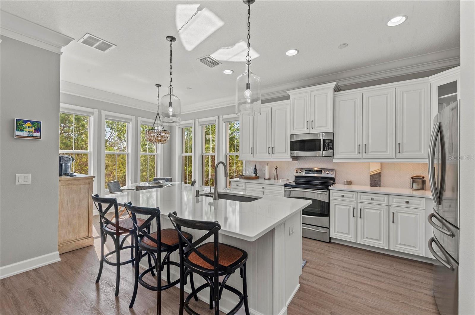 275 SAPPHIRE LAKE DR #101