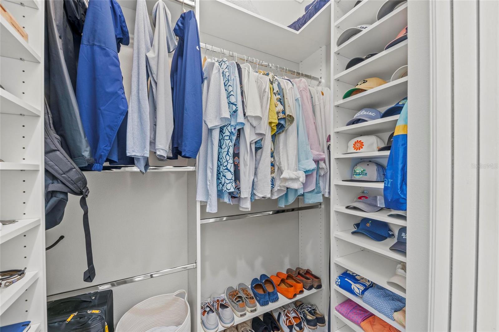 275 SAPPHIRE LAKE DR #101