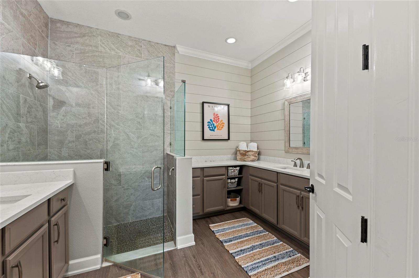 275 SAPPHIRE LAKE DR #101