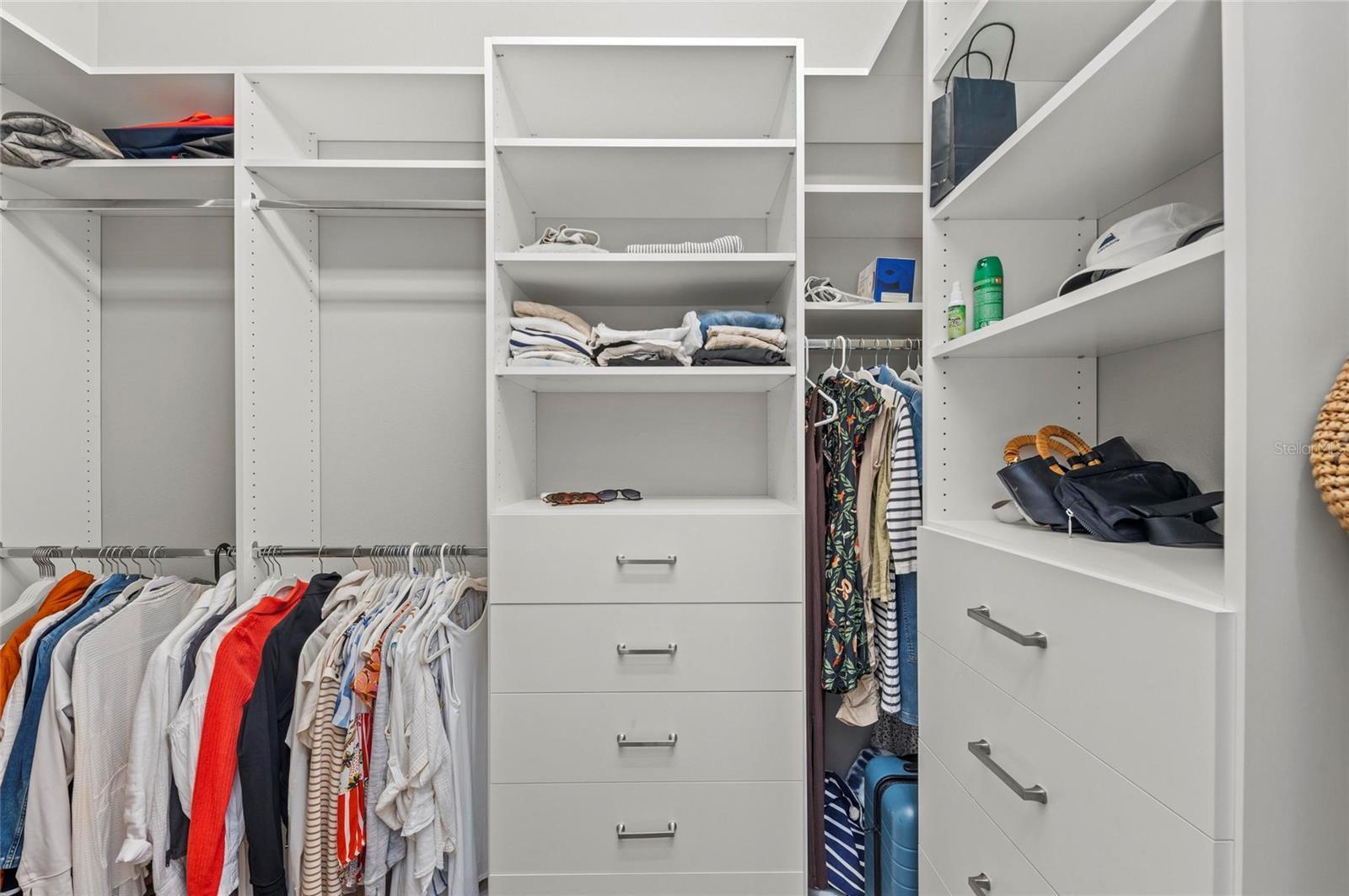 275 SAPPHIRE LAKE DR #101