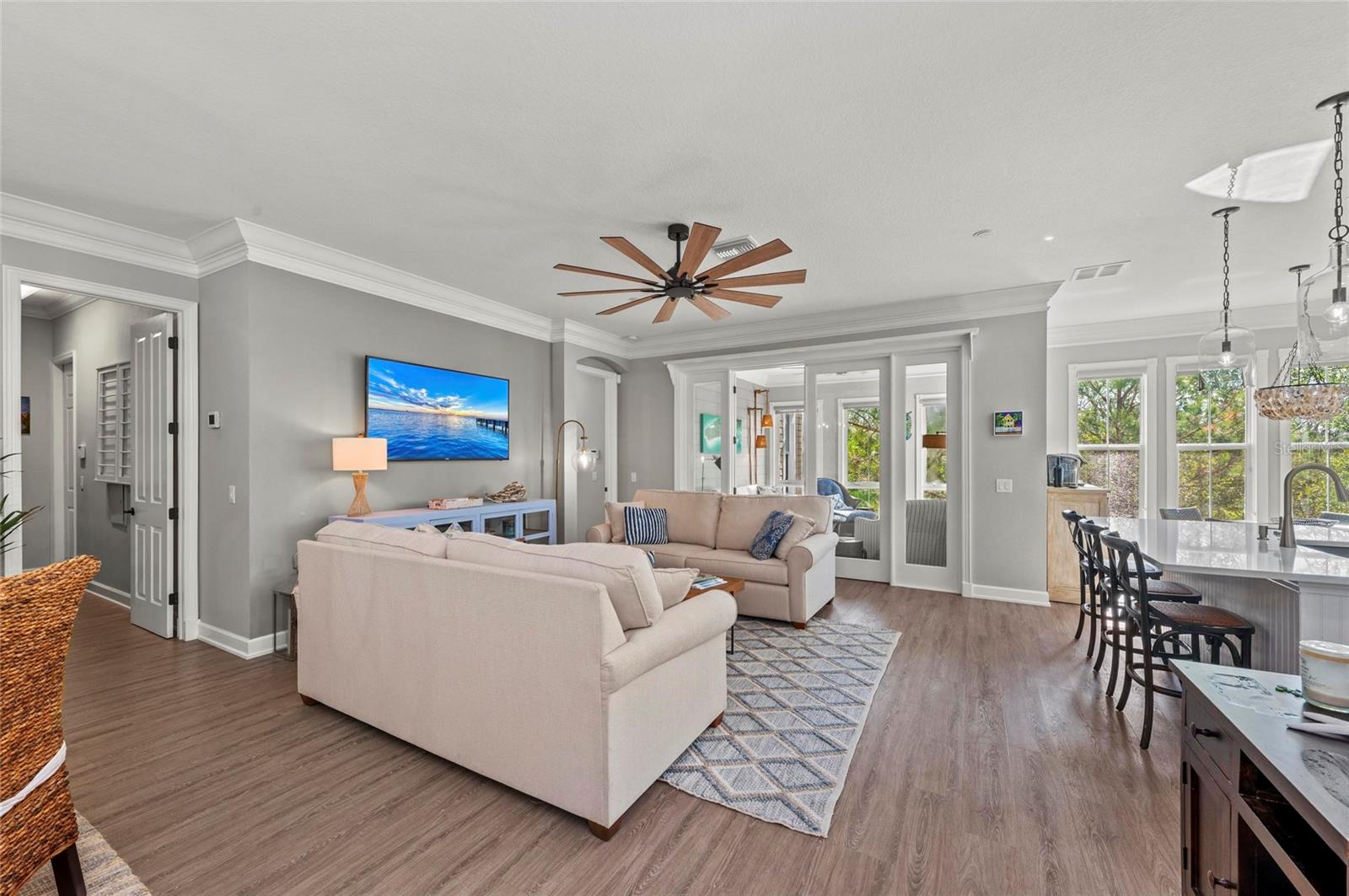 275 SAPPHIRE LAKE DR #101