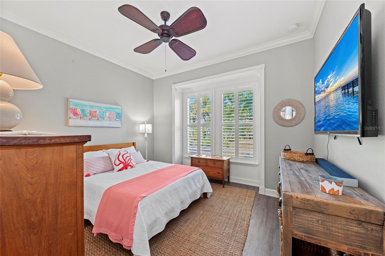 275 SAPPHIRE LAKE DR #101