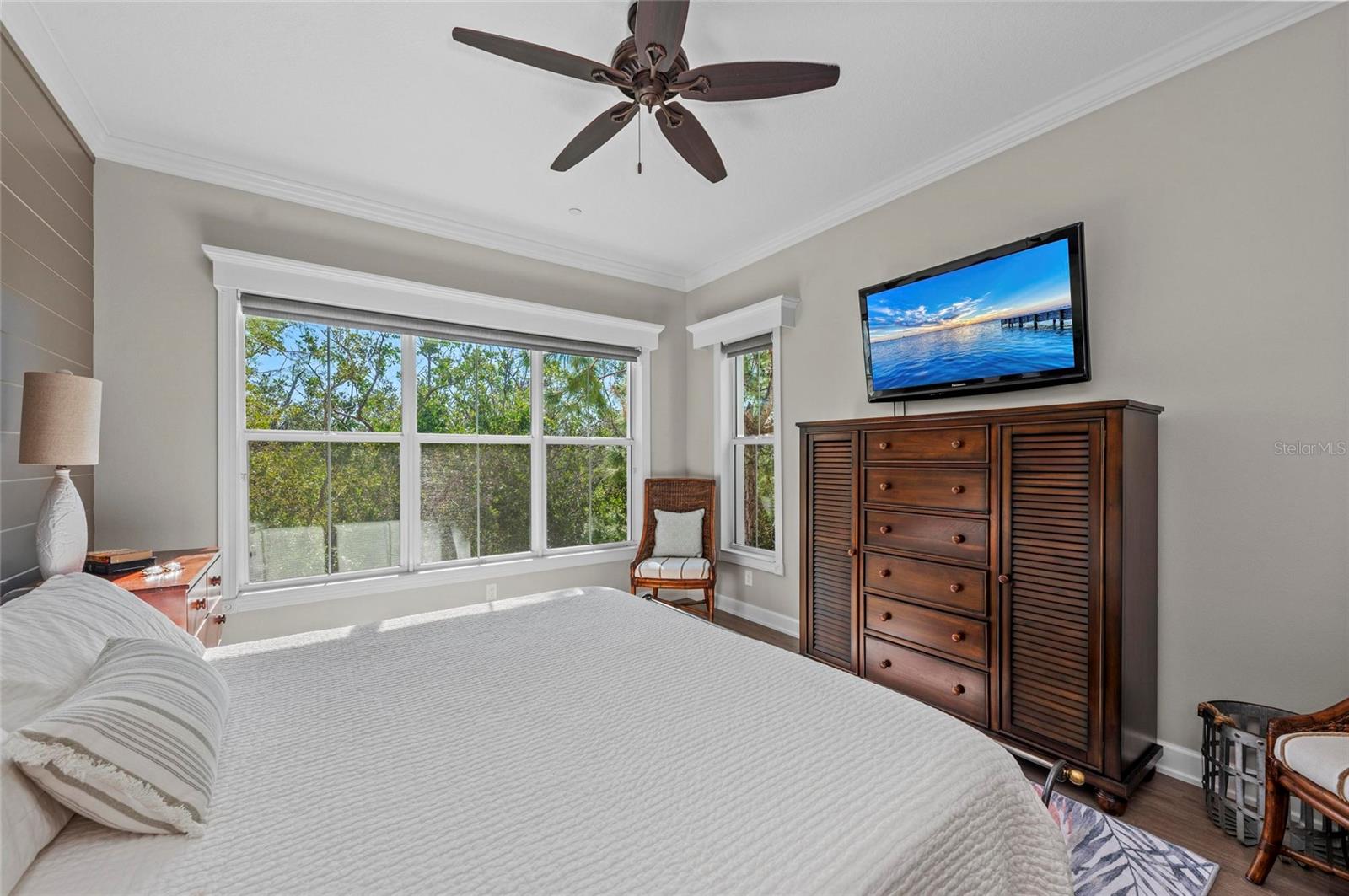 275 SAPPHIRE LAKE DR #101