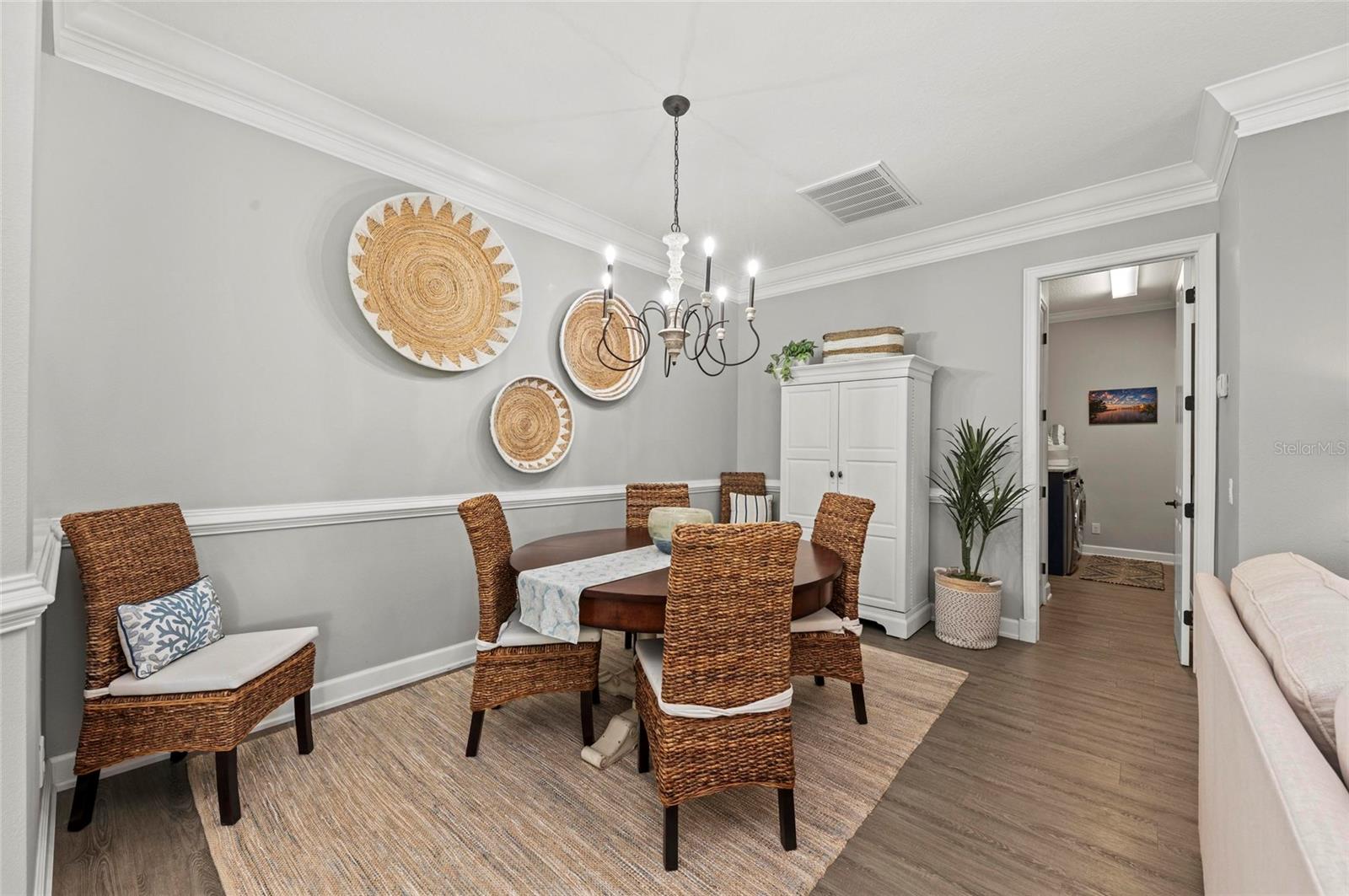 275 SAPPHIRE LAKE DR #101