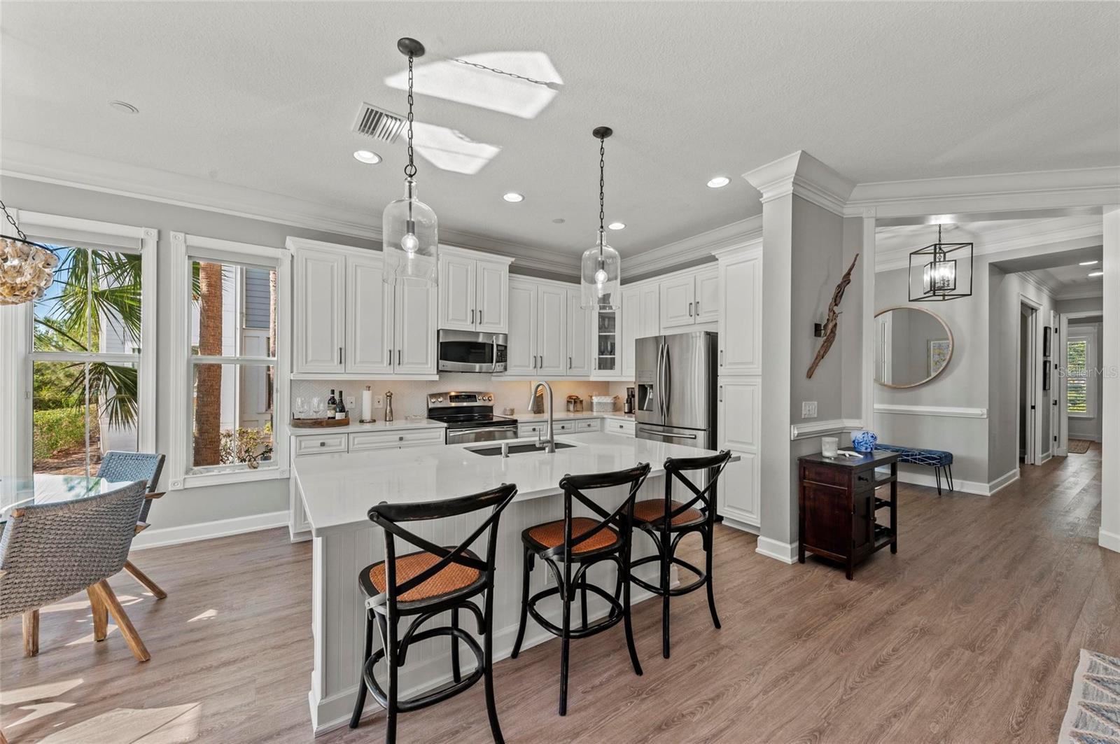 275 SAPPHIRE LAKE DR #101