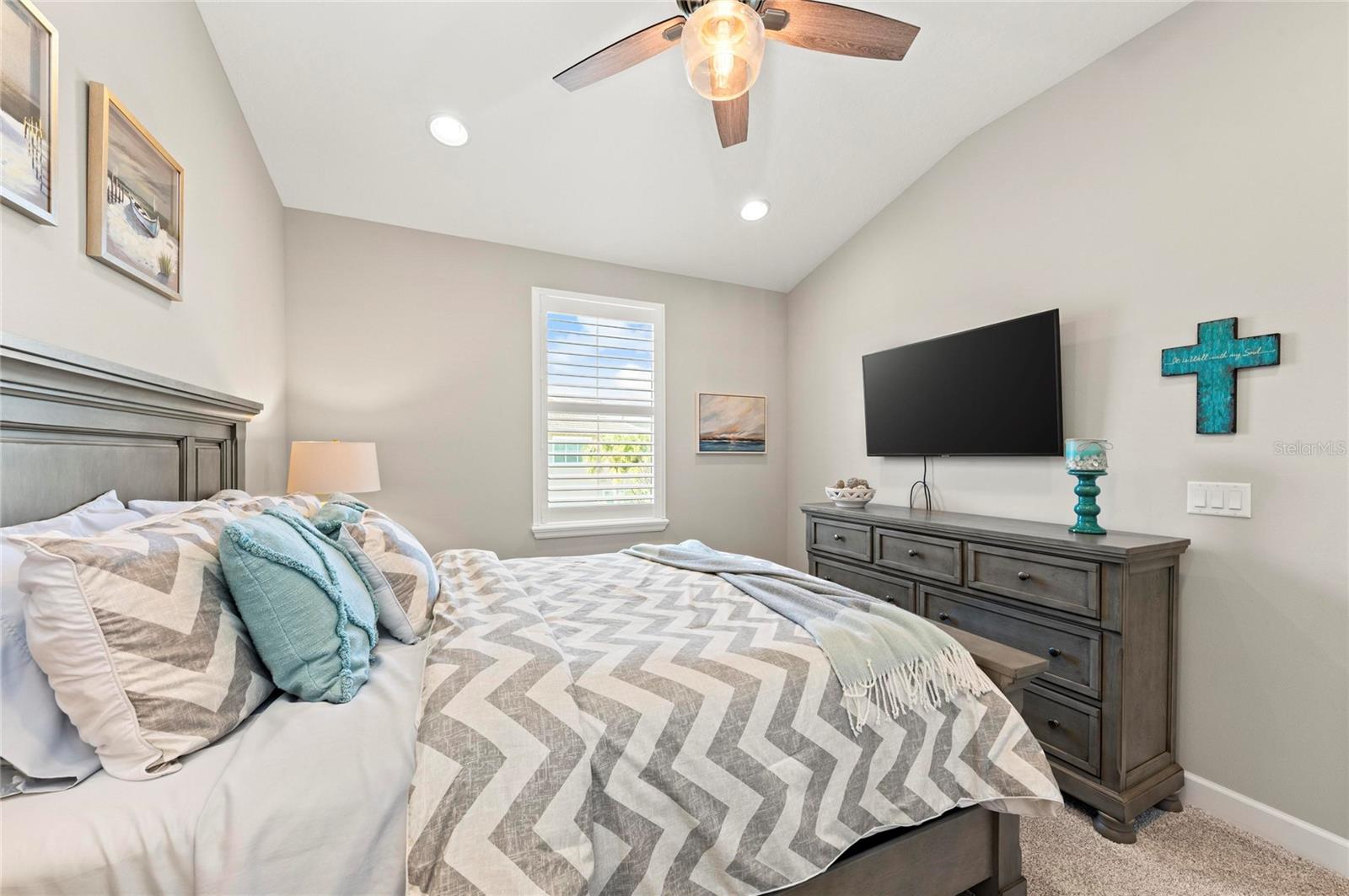 295 COMPASS POINT DR #202