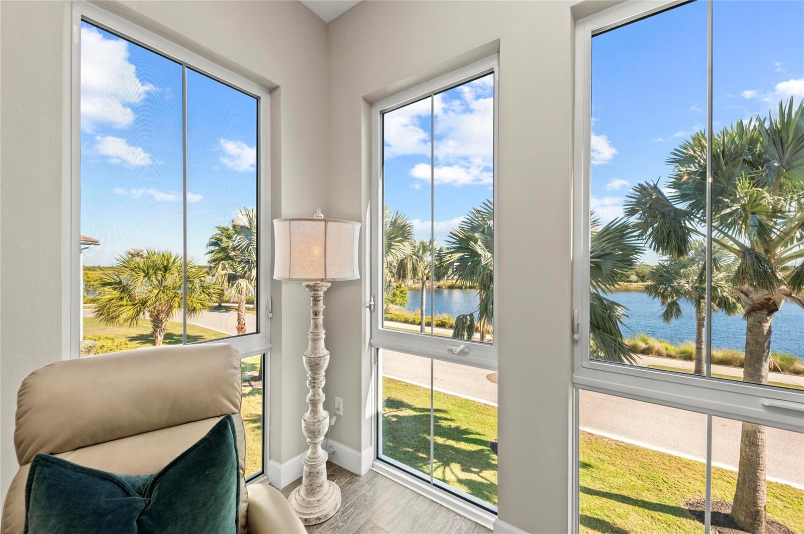 295 COMPASS POINT DR #202