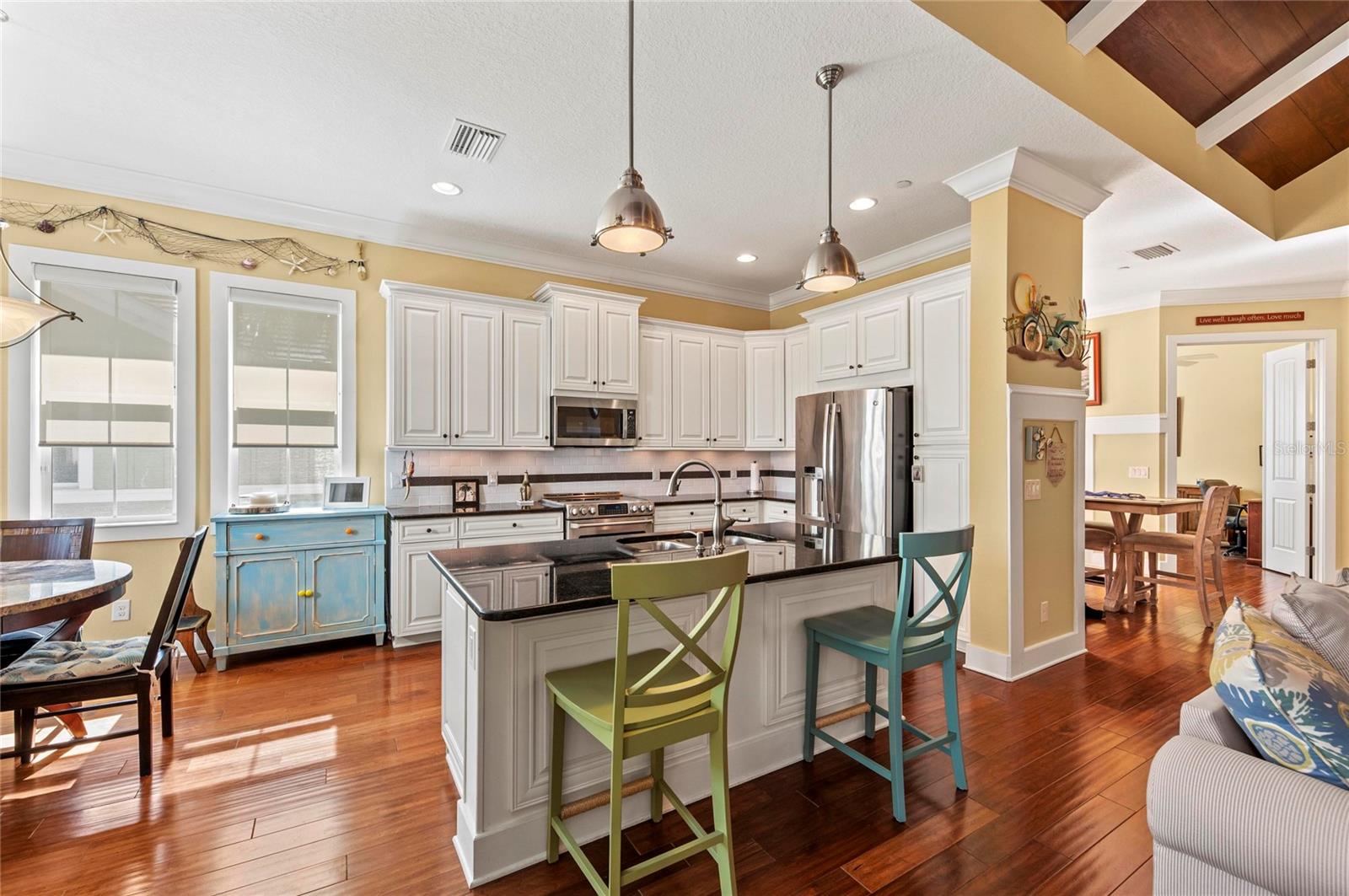 267 SAPPHIRE LAKE DR #202