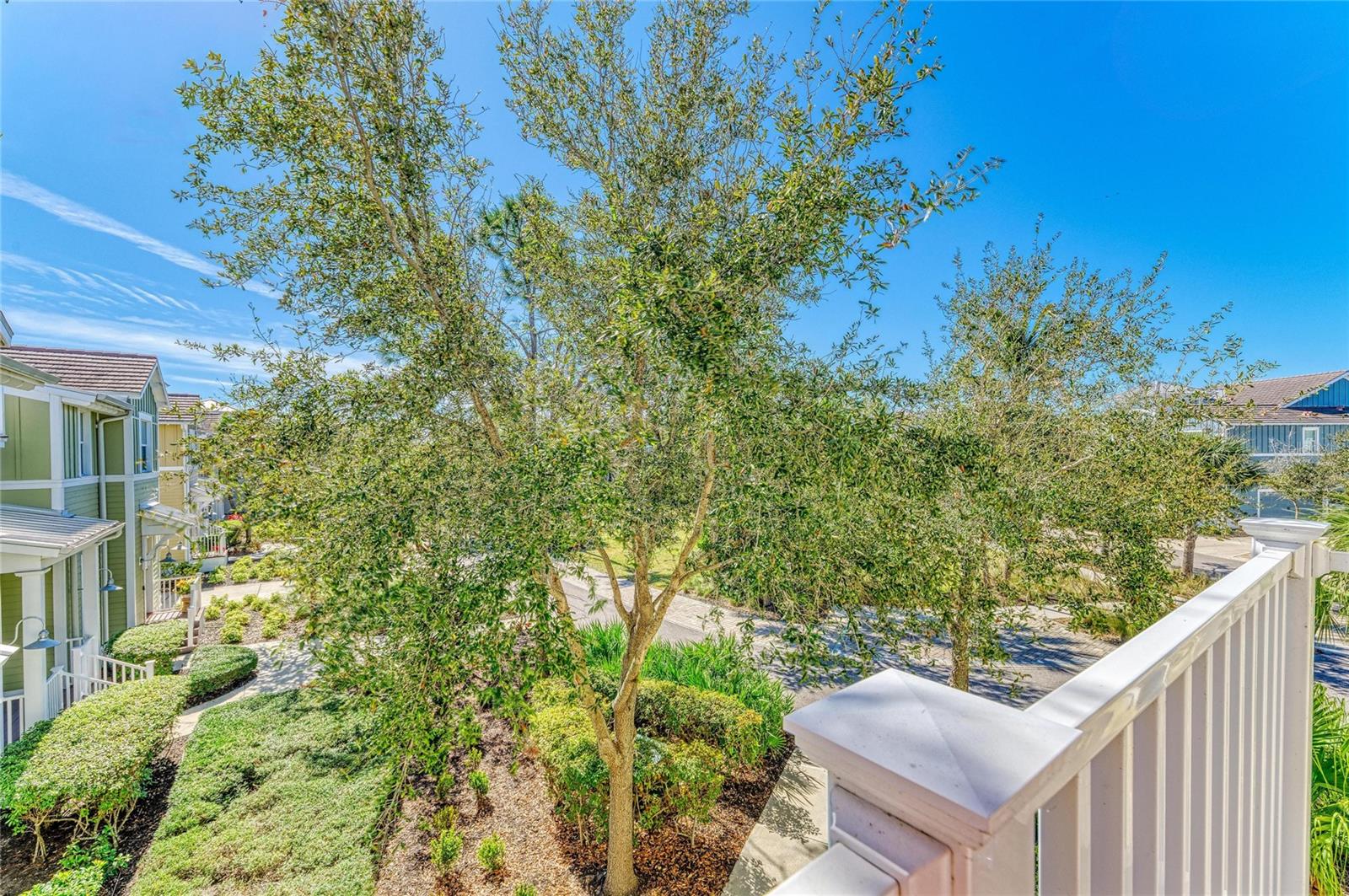 267 SAPPHIRE LAKE DR #202