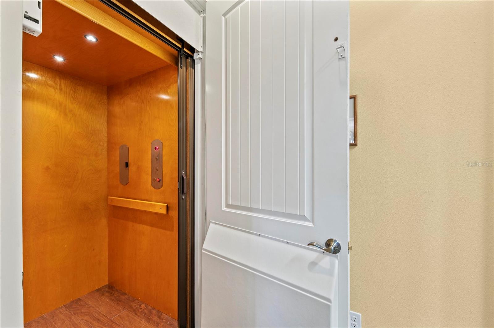 267 SAPPHIRE LAKE DR #202