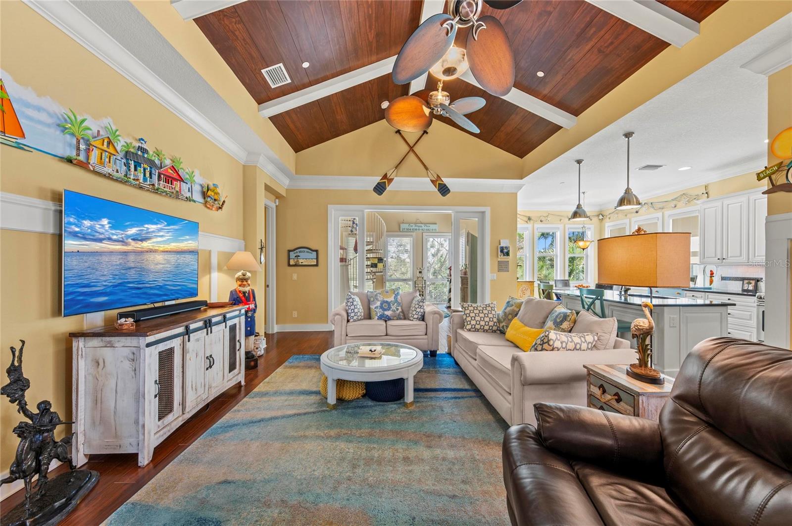 267 SAPPHIRE LAKE DR #202