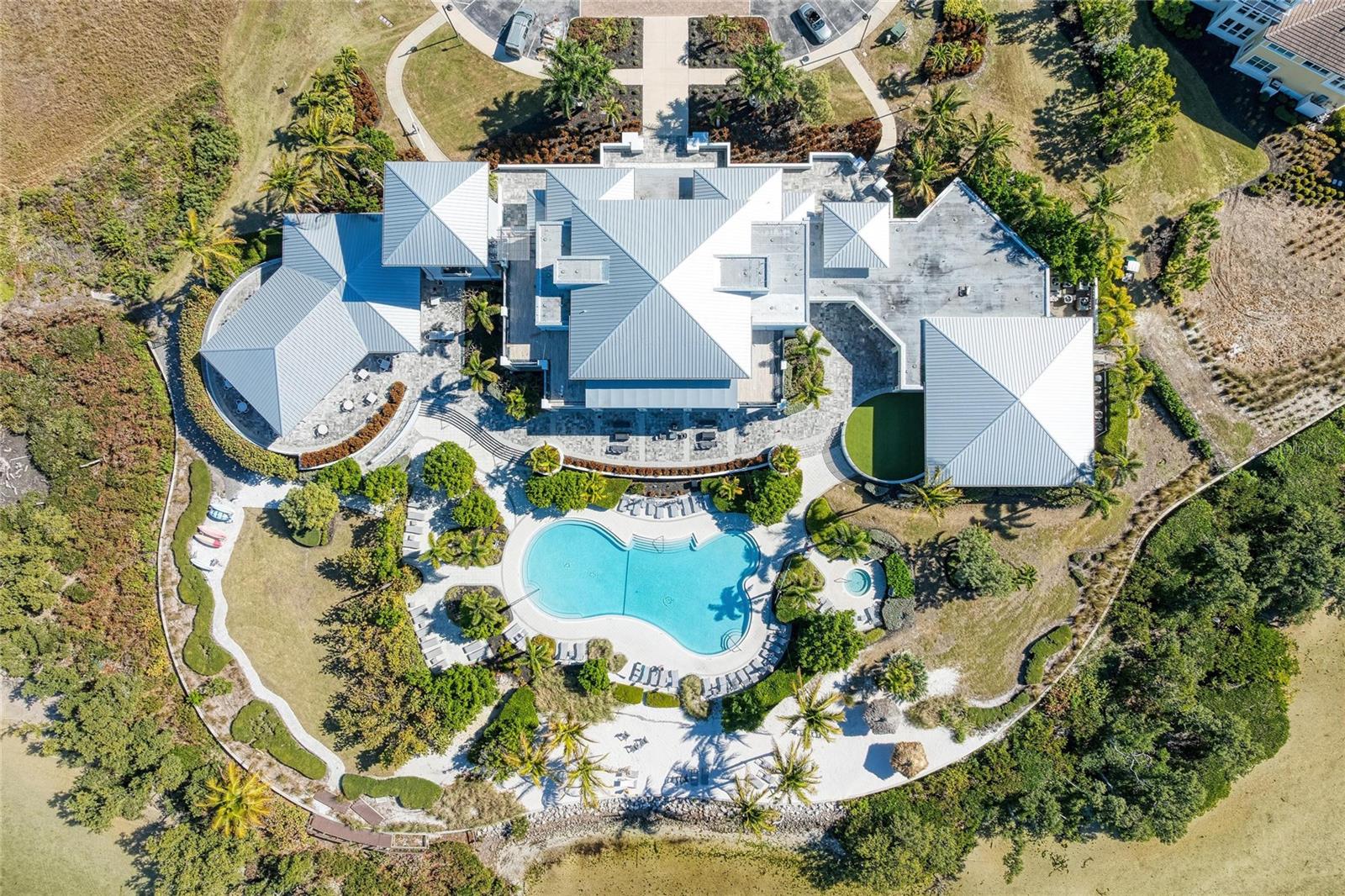 267 SAPPHIRE LAKE DR #202