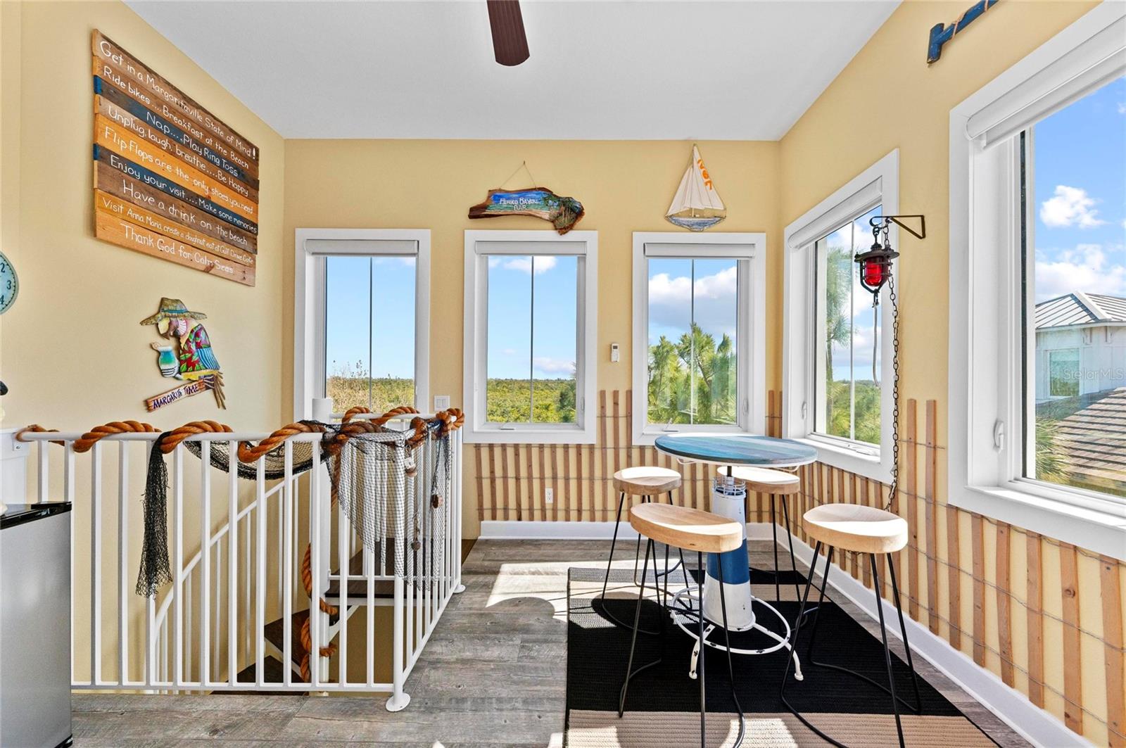 267 SAPPHIRE LAKE DR #202