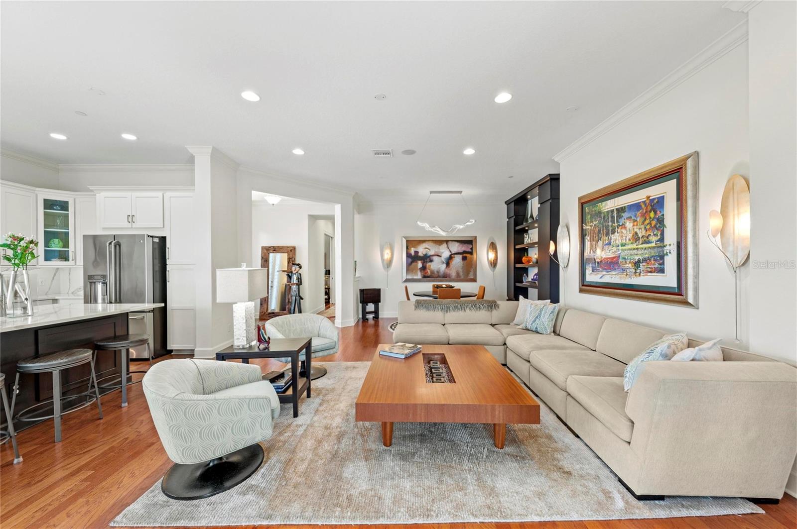 226 SAPPHIRE LAKE DR #101