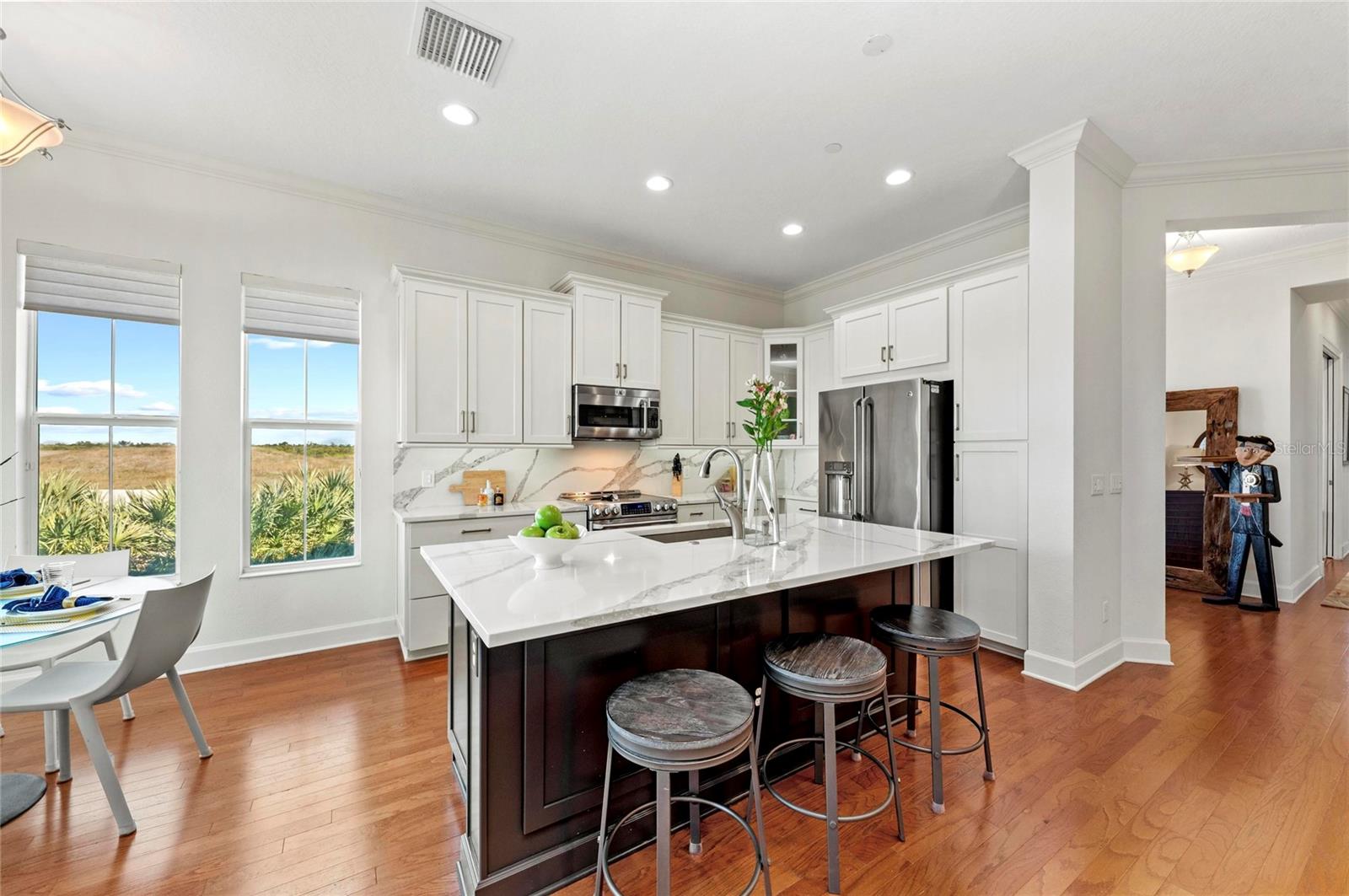 226 SAPPHIRE LAKE DR #101