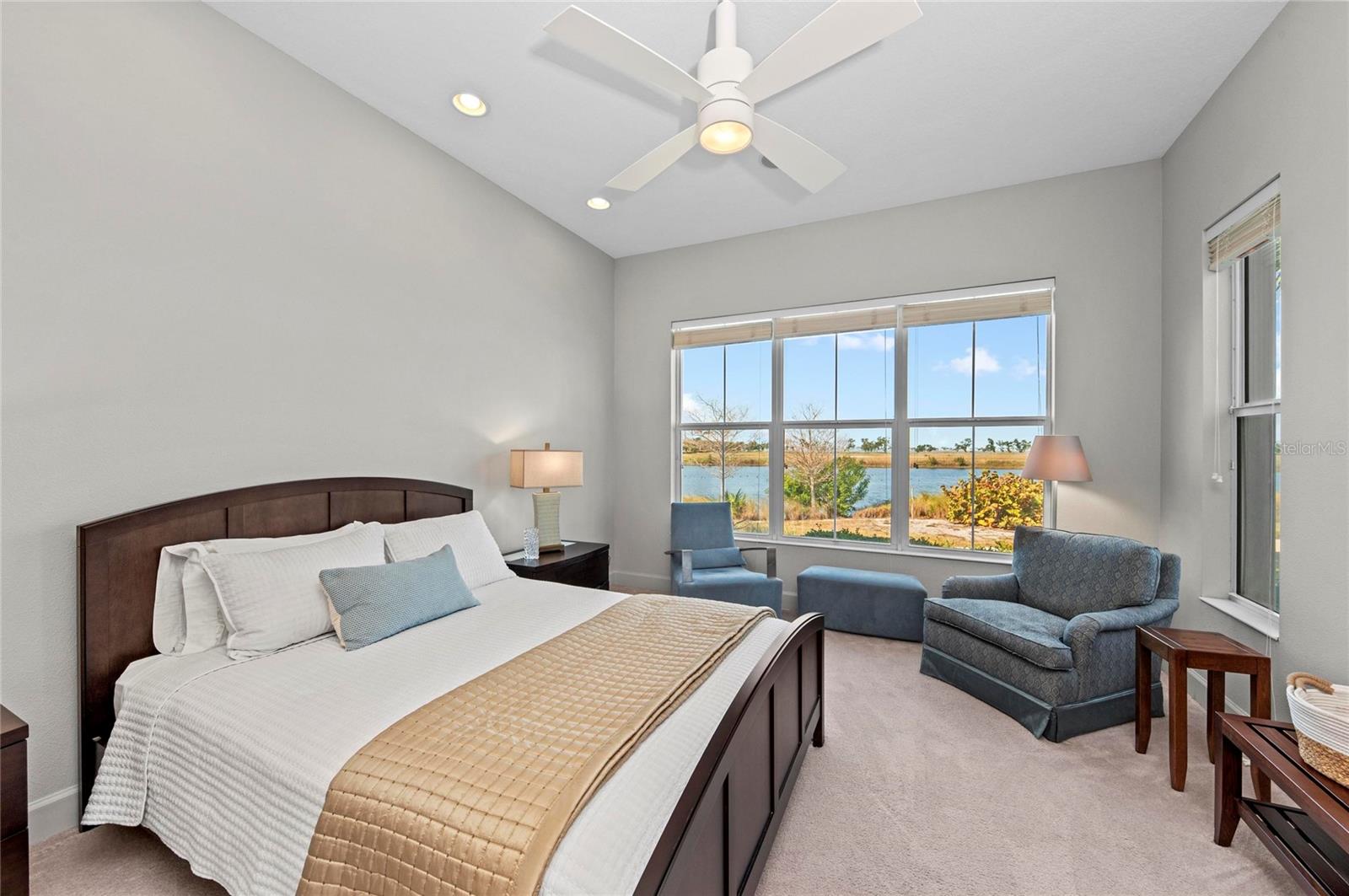 226 SAPPHIRE LAKE DR #101