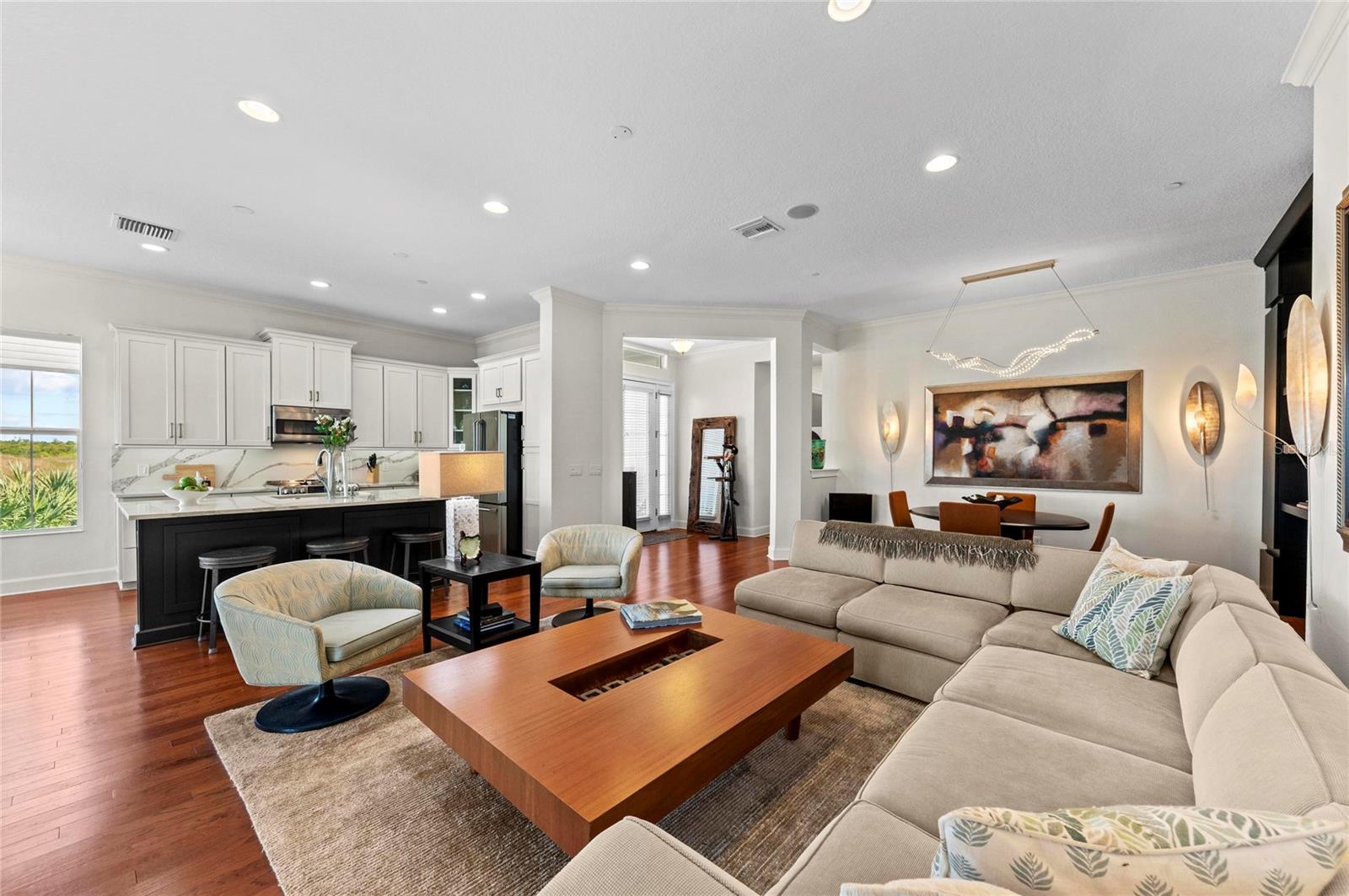 226 SAPPHIRE LAKE DR #101