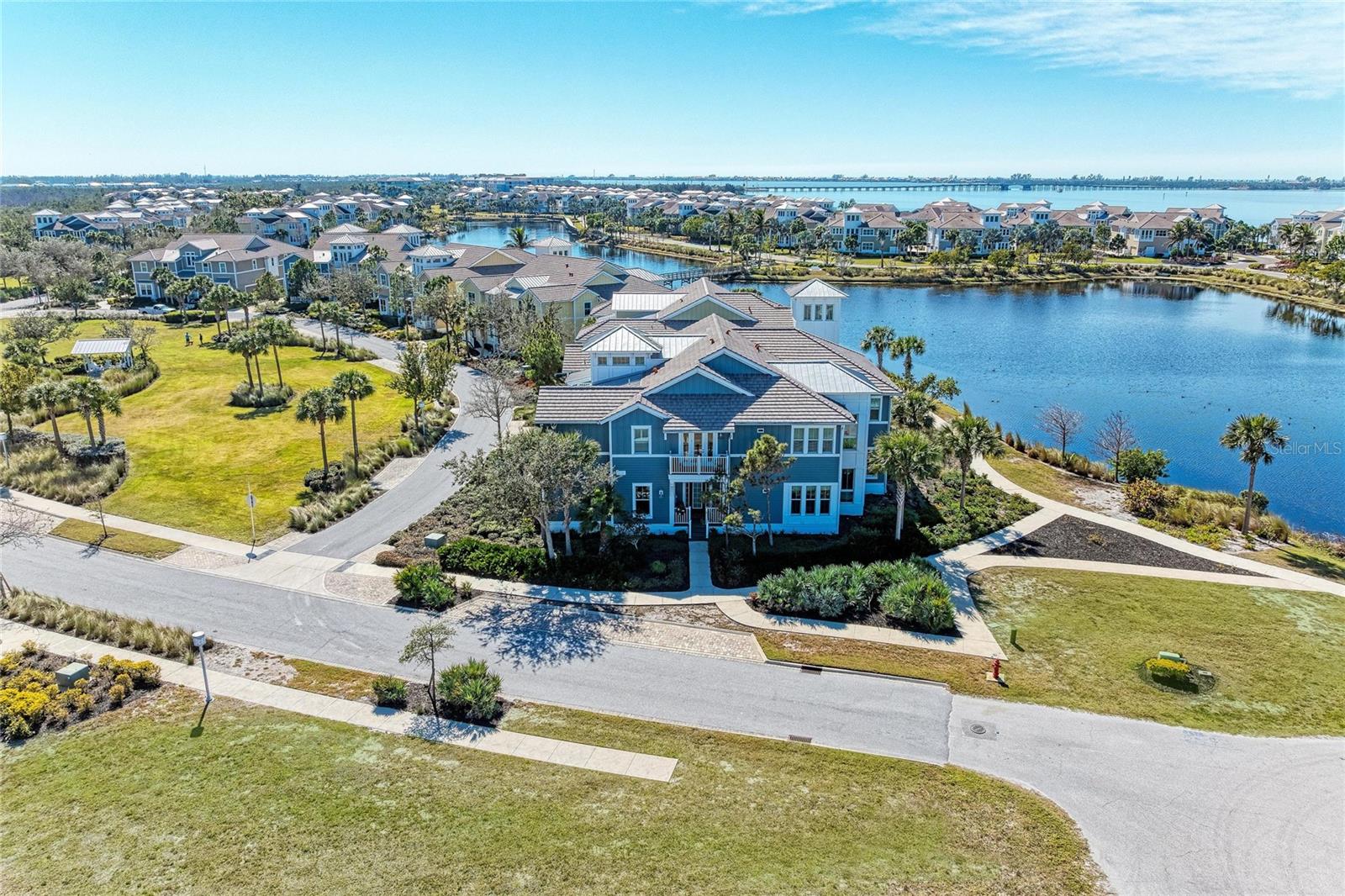 226 SAPPHIRE LAKE DR #101