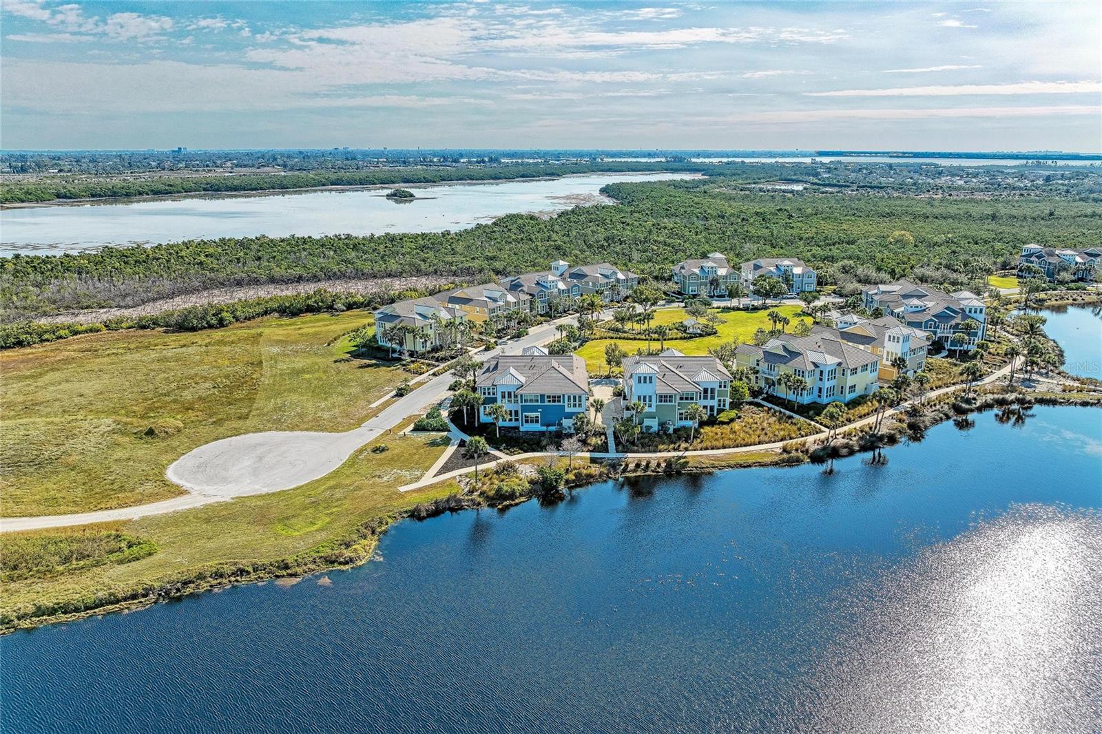 226 SAPPHIRE LAKE DR #101