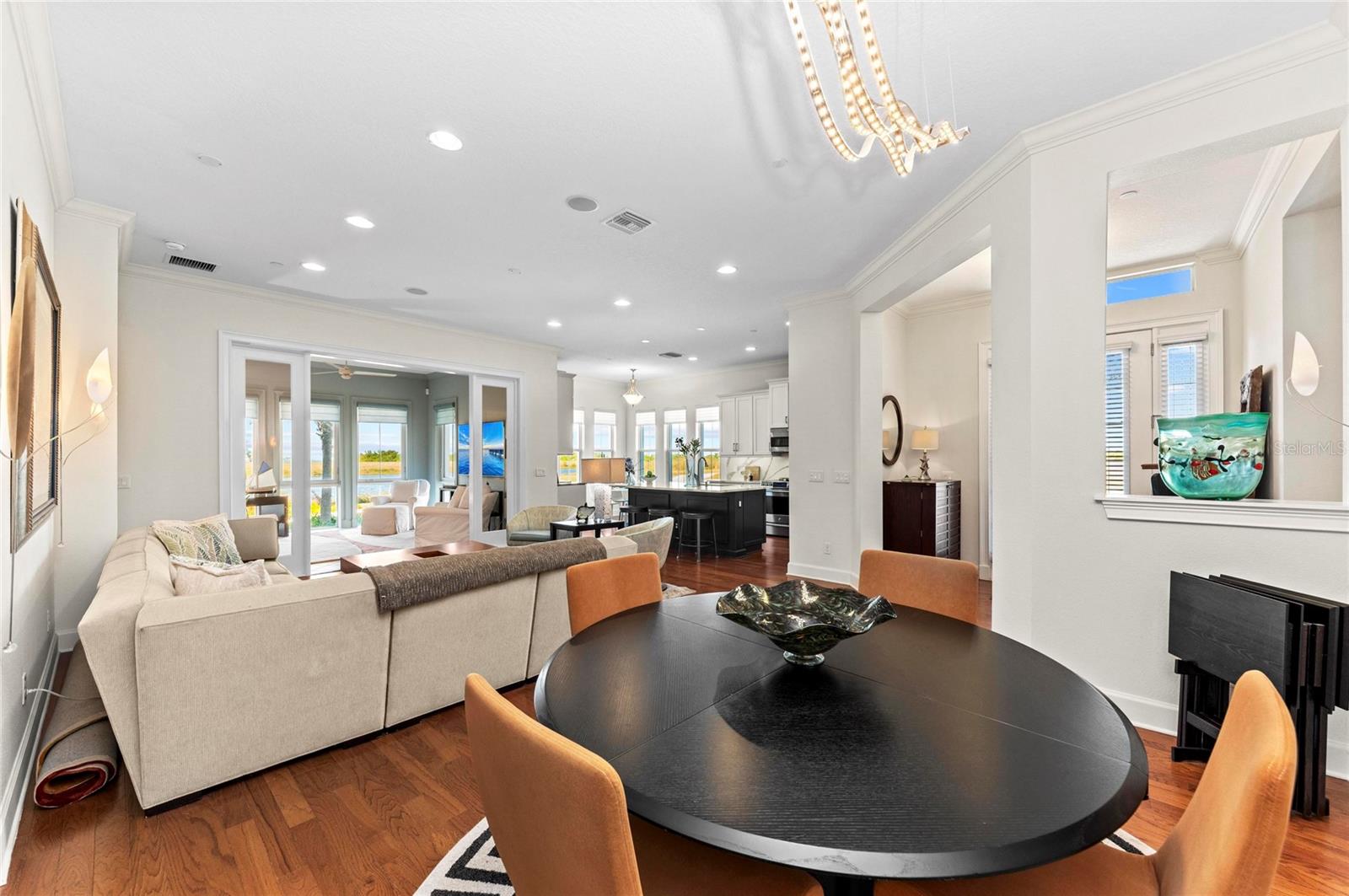 226 SAPPHIRE LAKE DR #101