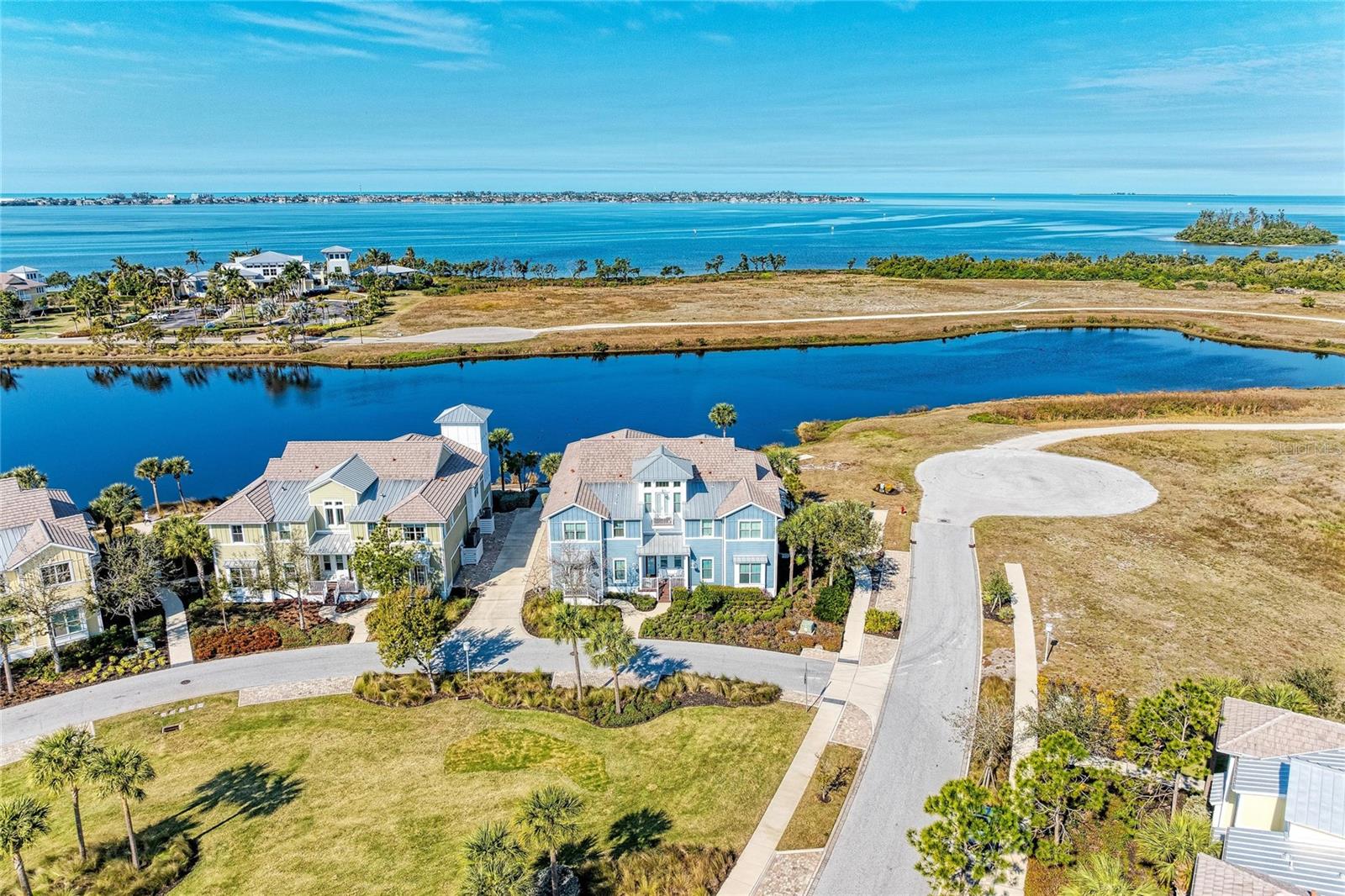 226 SAPPHIRE LAKE DR #101