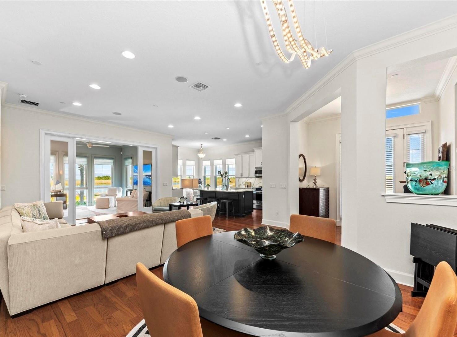 226 SAPPHIRE LAKE DR #101