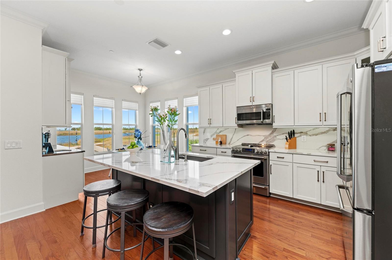 226 SAPPHIRE LAKE DR #101