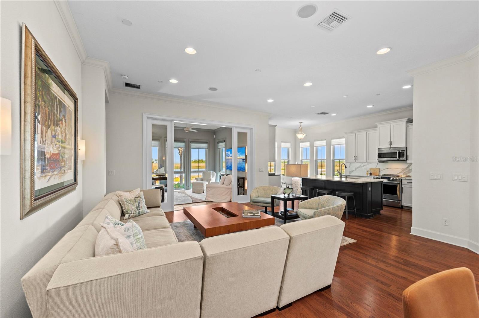 226 SAPPHIRE LAKE DR #101