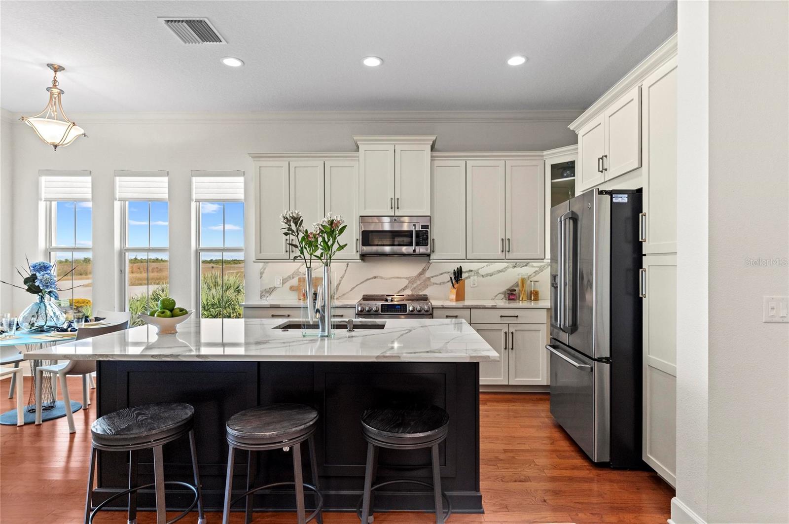 226 SAPPHIRE LAKE DR #101