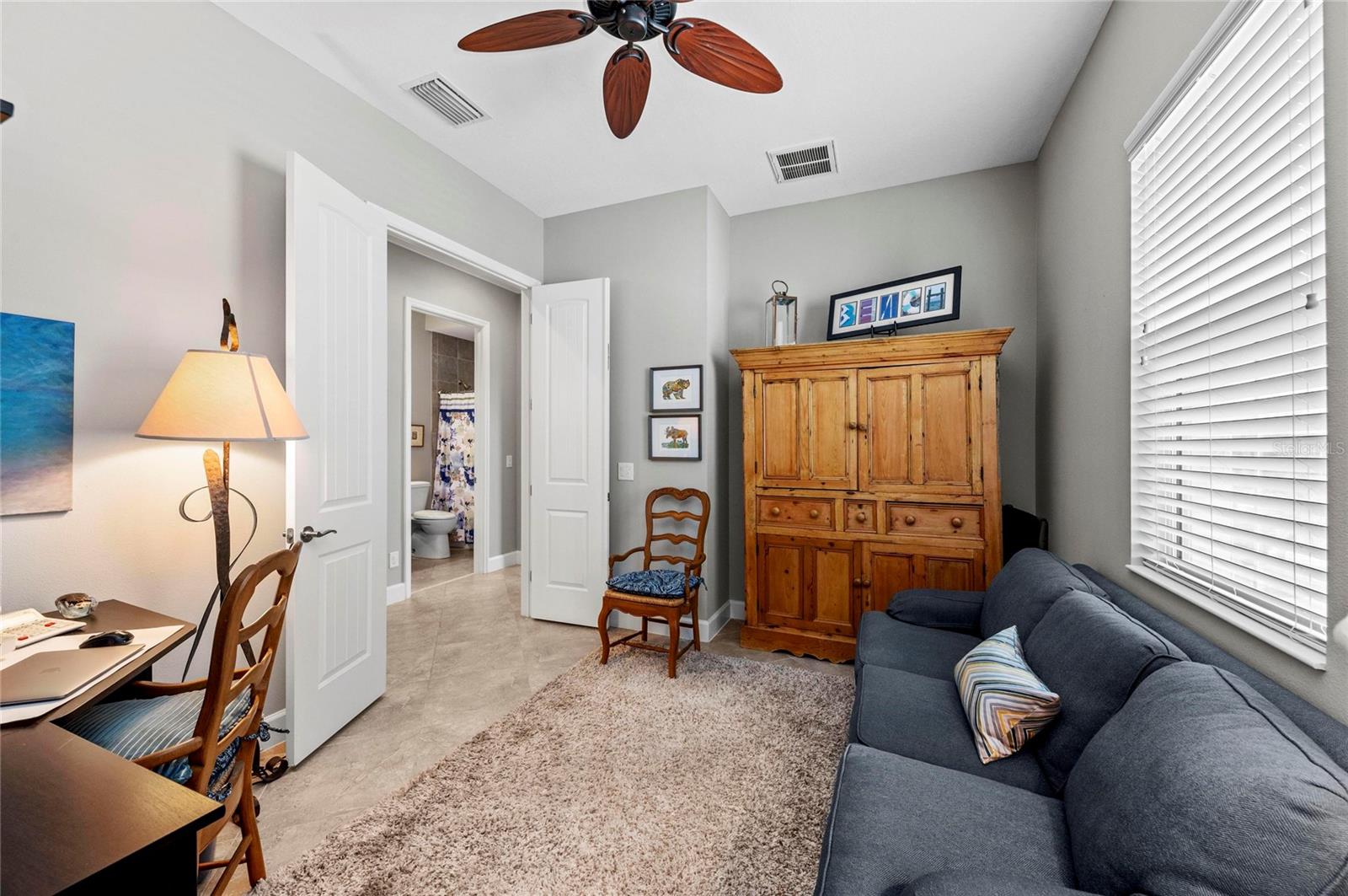 289 SAPPHIRE LAKE DR #201