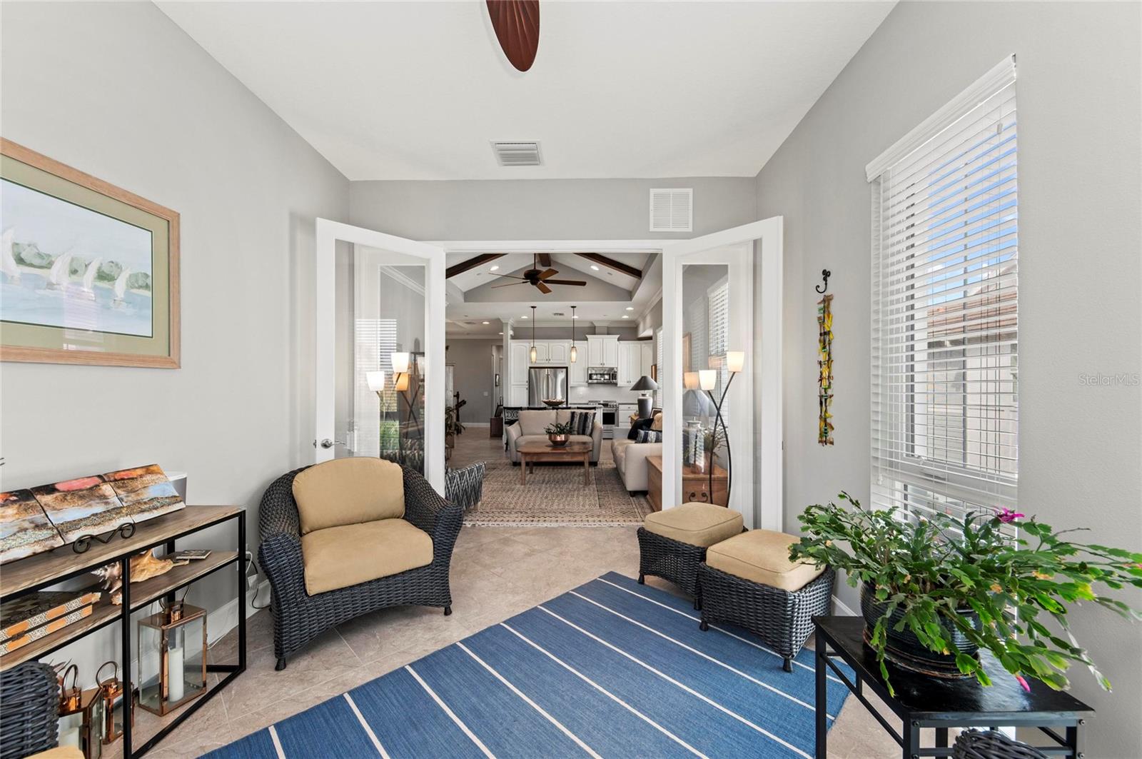 289 SAPPHIRE LAKE DR #201