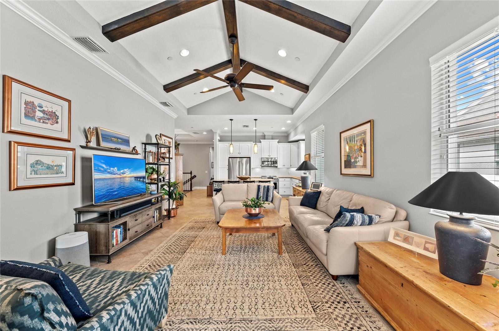 289 SAPPHIRE LAKE DR #201