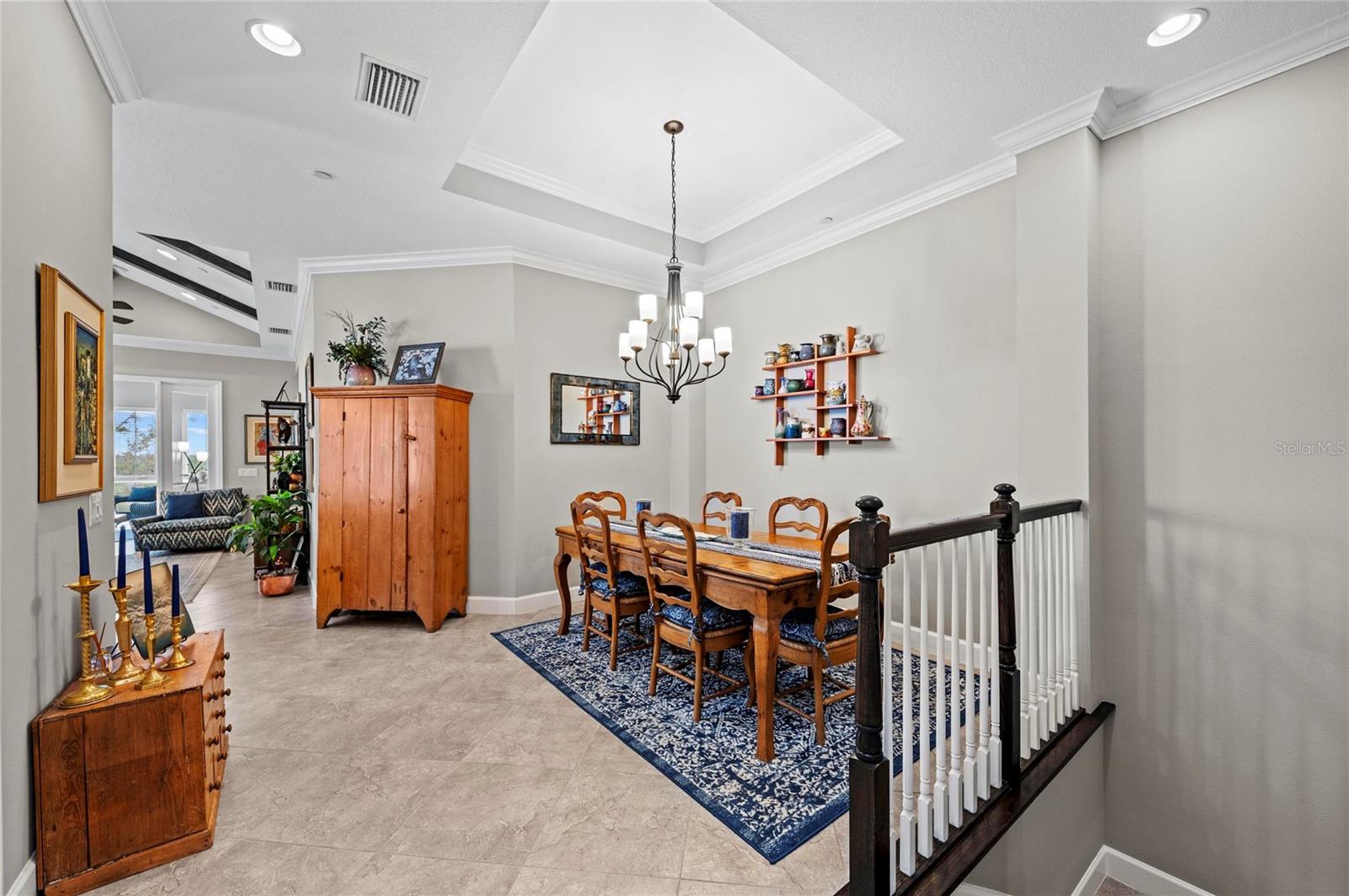 289 SAPPHIRE LAKE DR #201