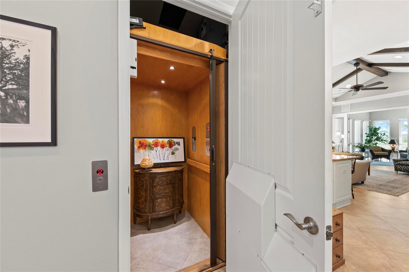 289 SAPPHIRE LAKE DR #201