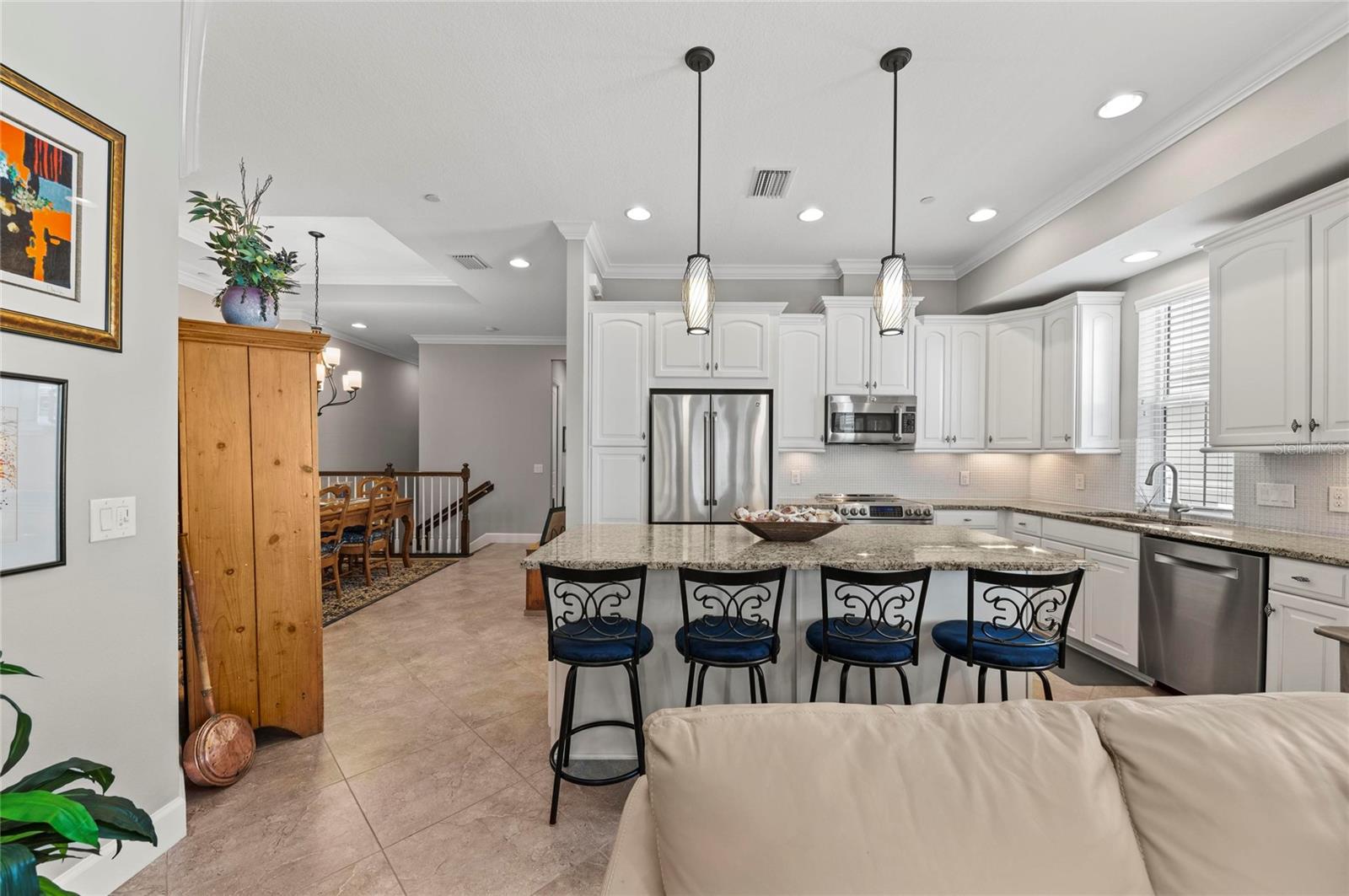 289 SAPPHIRE LAKE DR #201