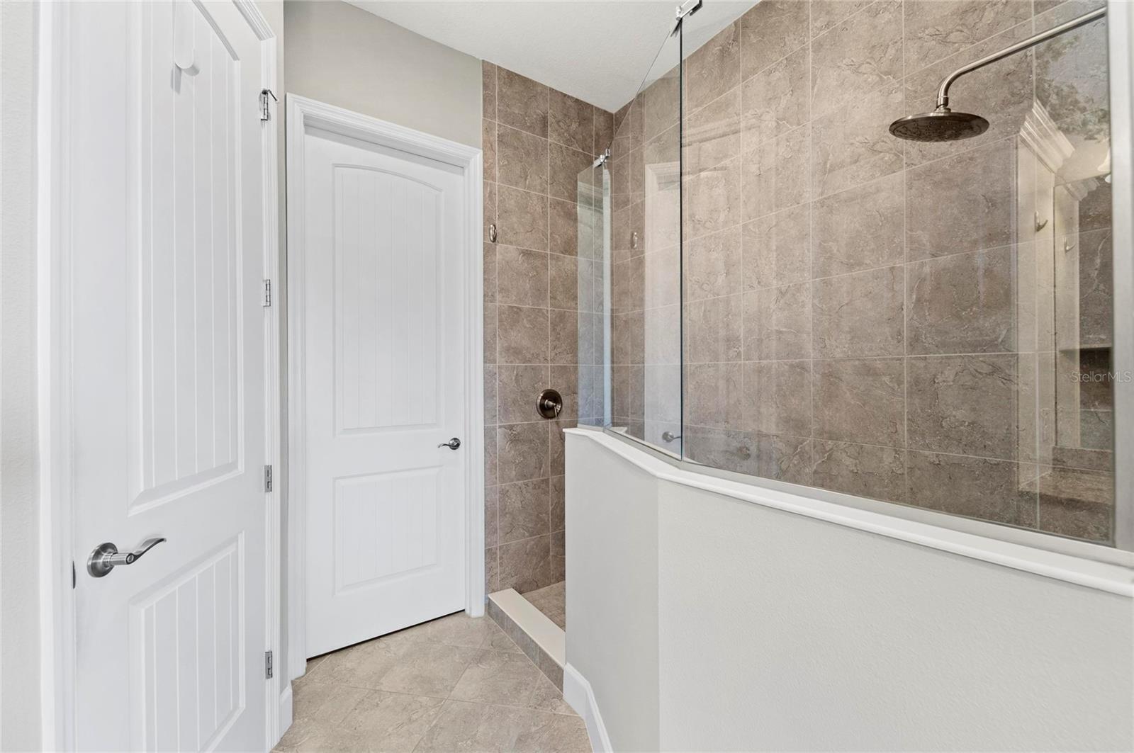 289 SAPPHIRE LAKE DR #201