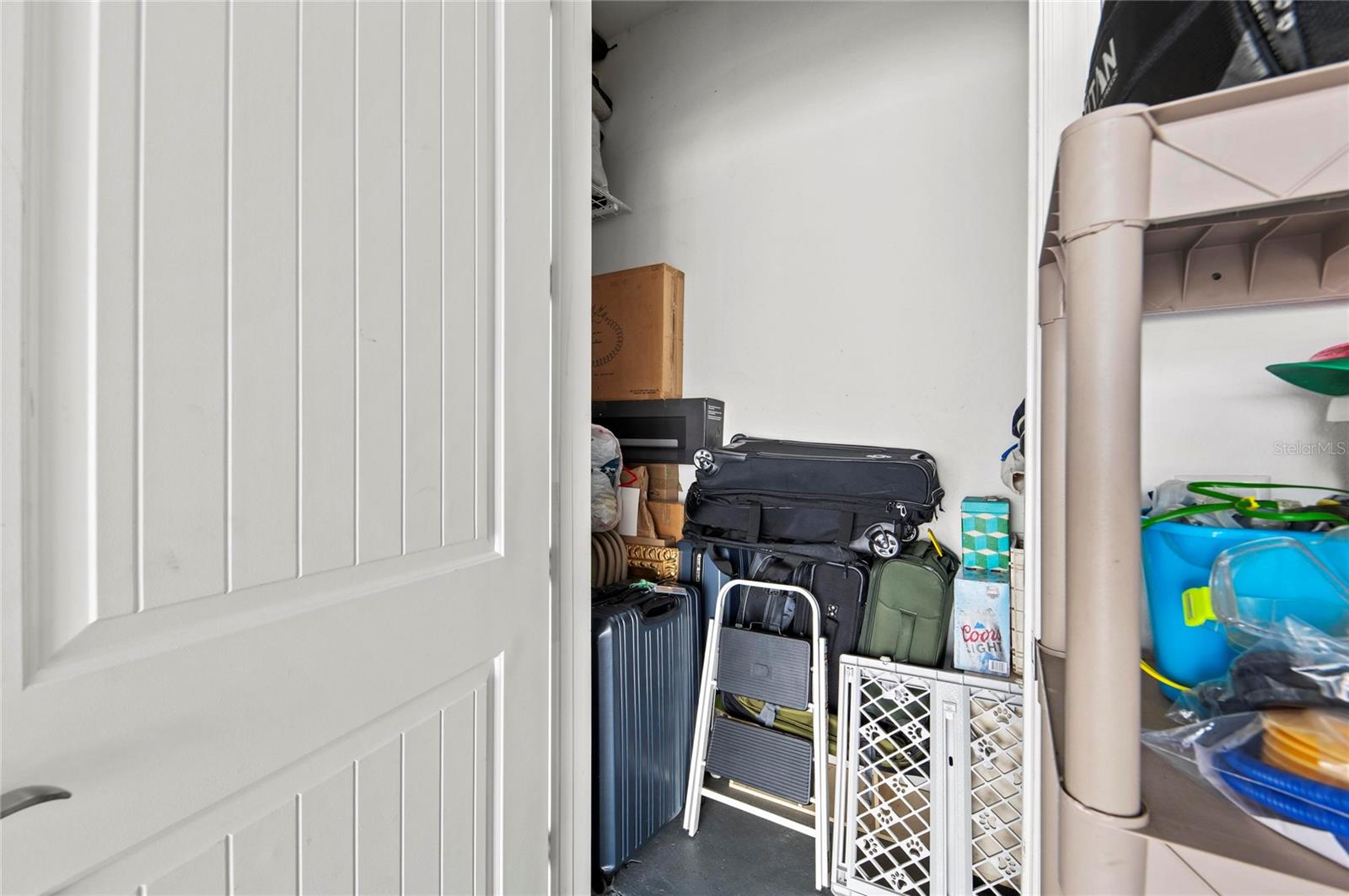 289 SAPPHIRE LAKE DR #201