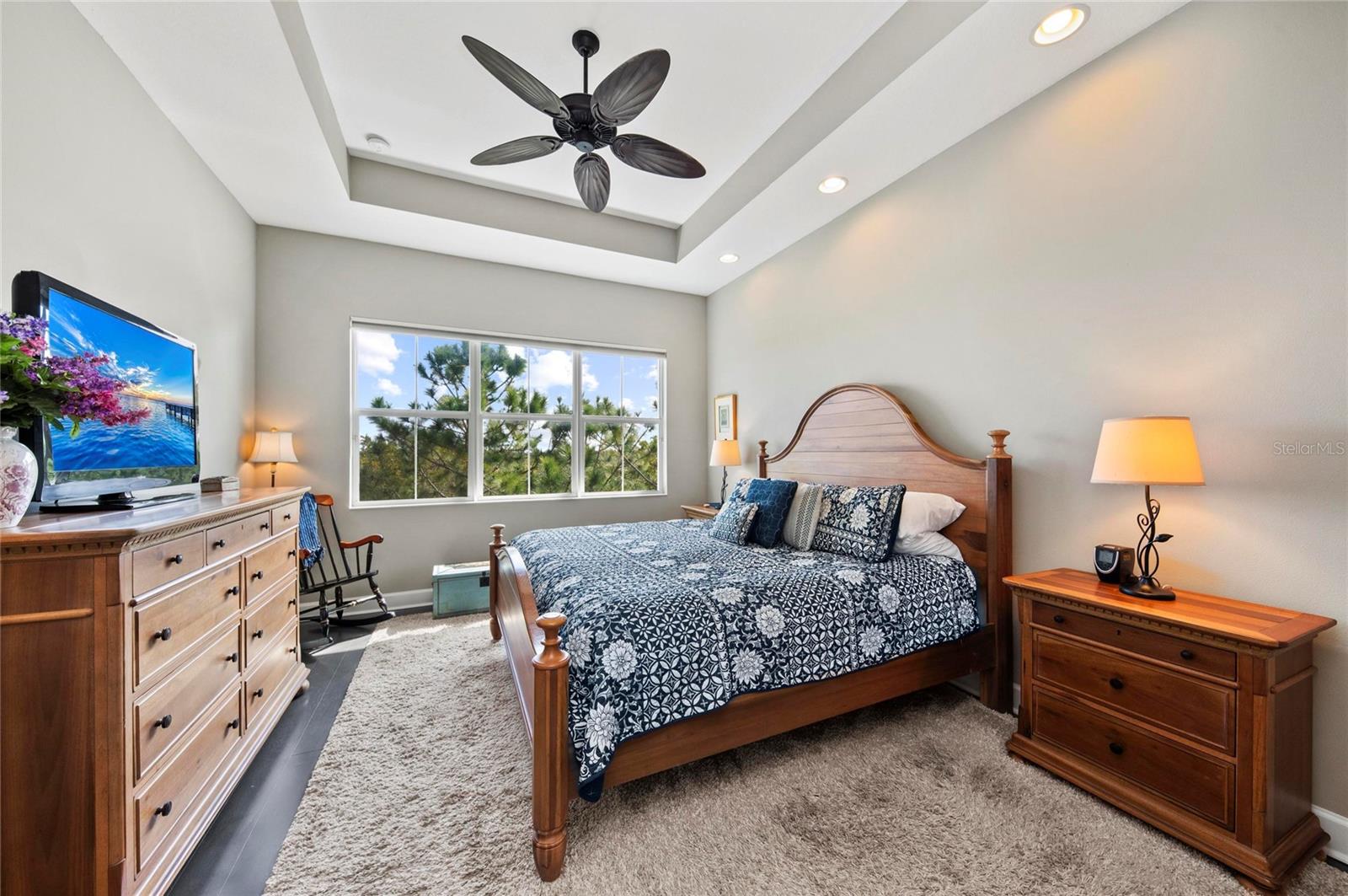 289 SAPPHIRE LAKE DR #201