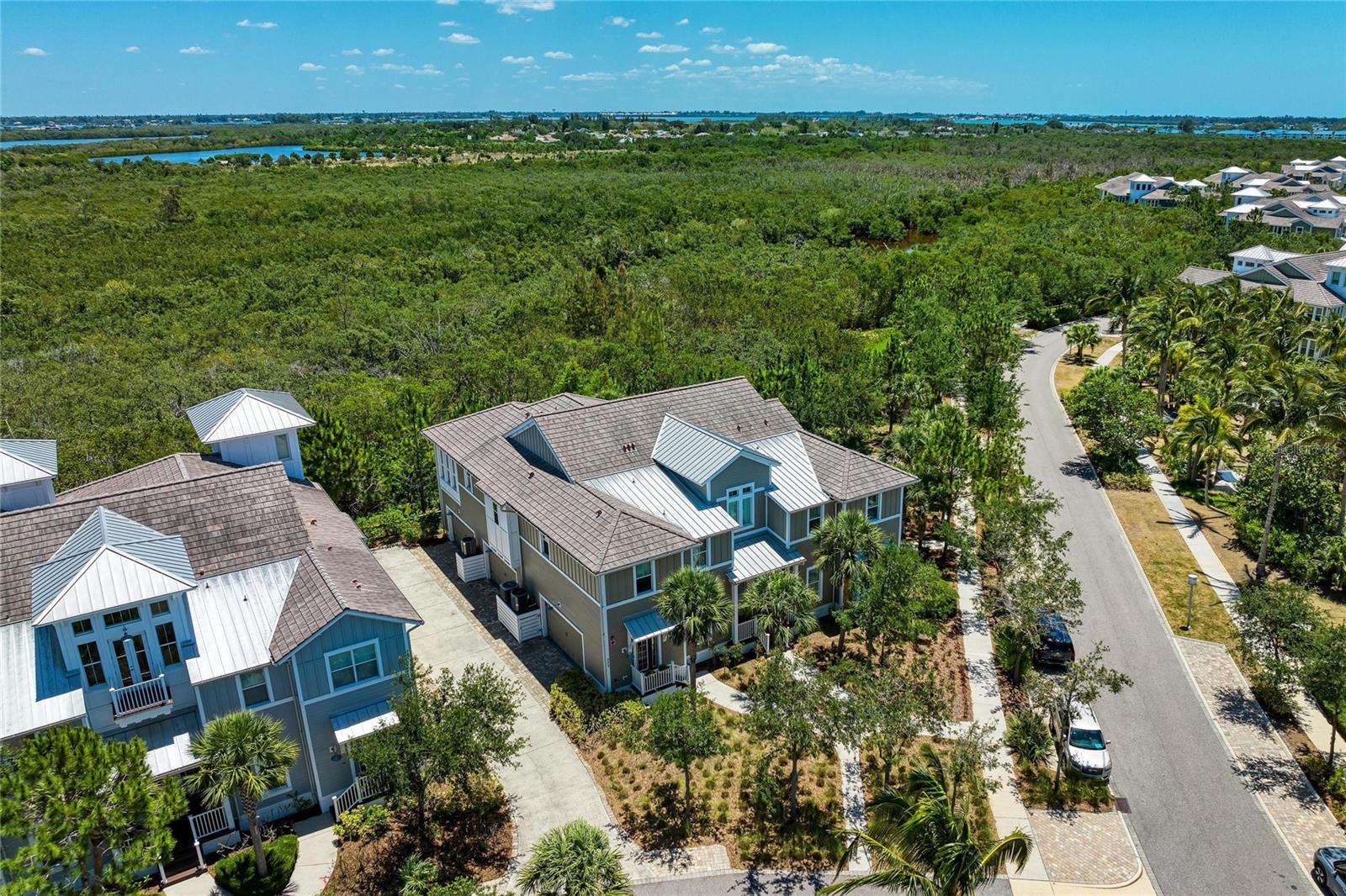 289 SAPPHIRE LAKE DR #201