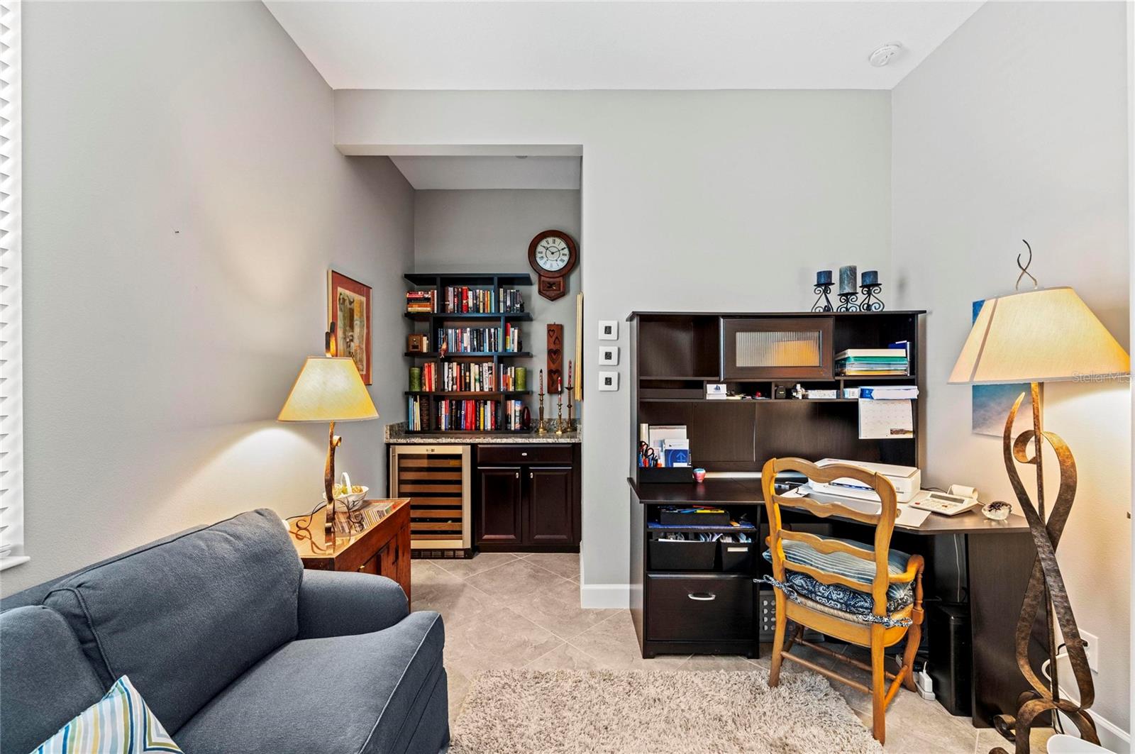 289 SAPPHIRE LAKE DR #201