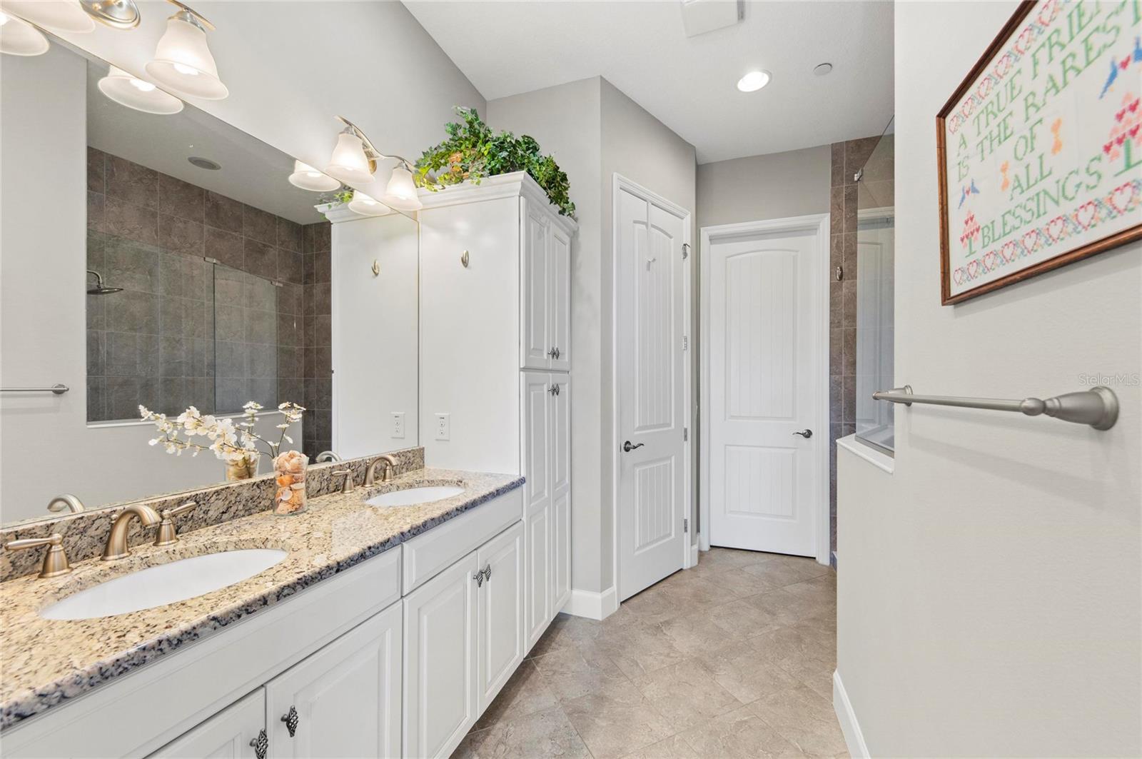 289 SAPPHIRE LAKE DR #201