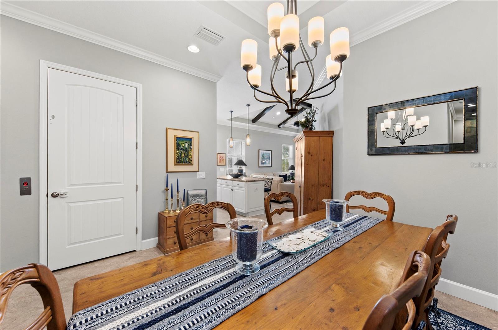 289 SAPPHIRE LAKE DR #201