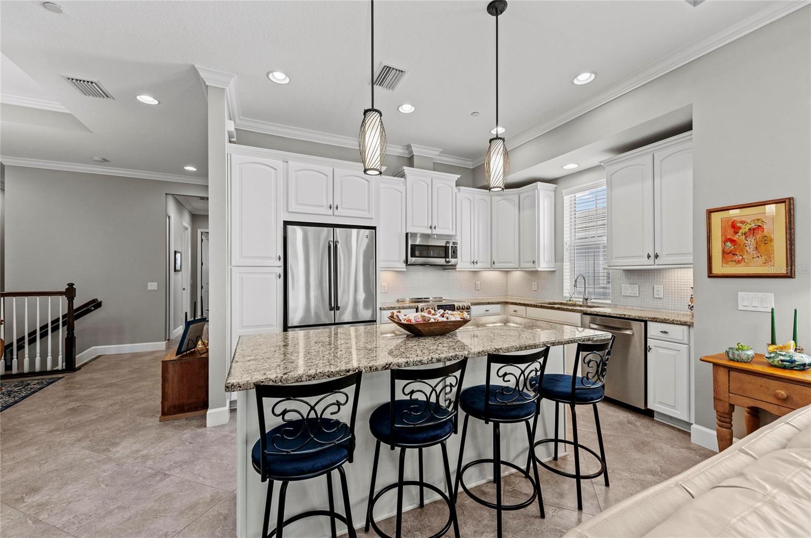 289 SAPPHIRE LAKE DR #201