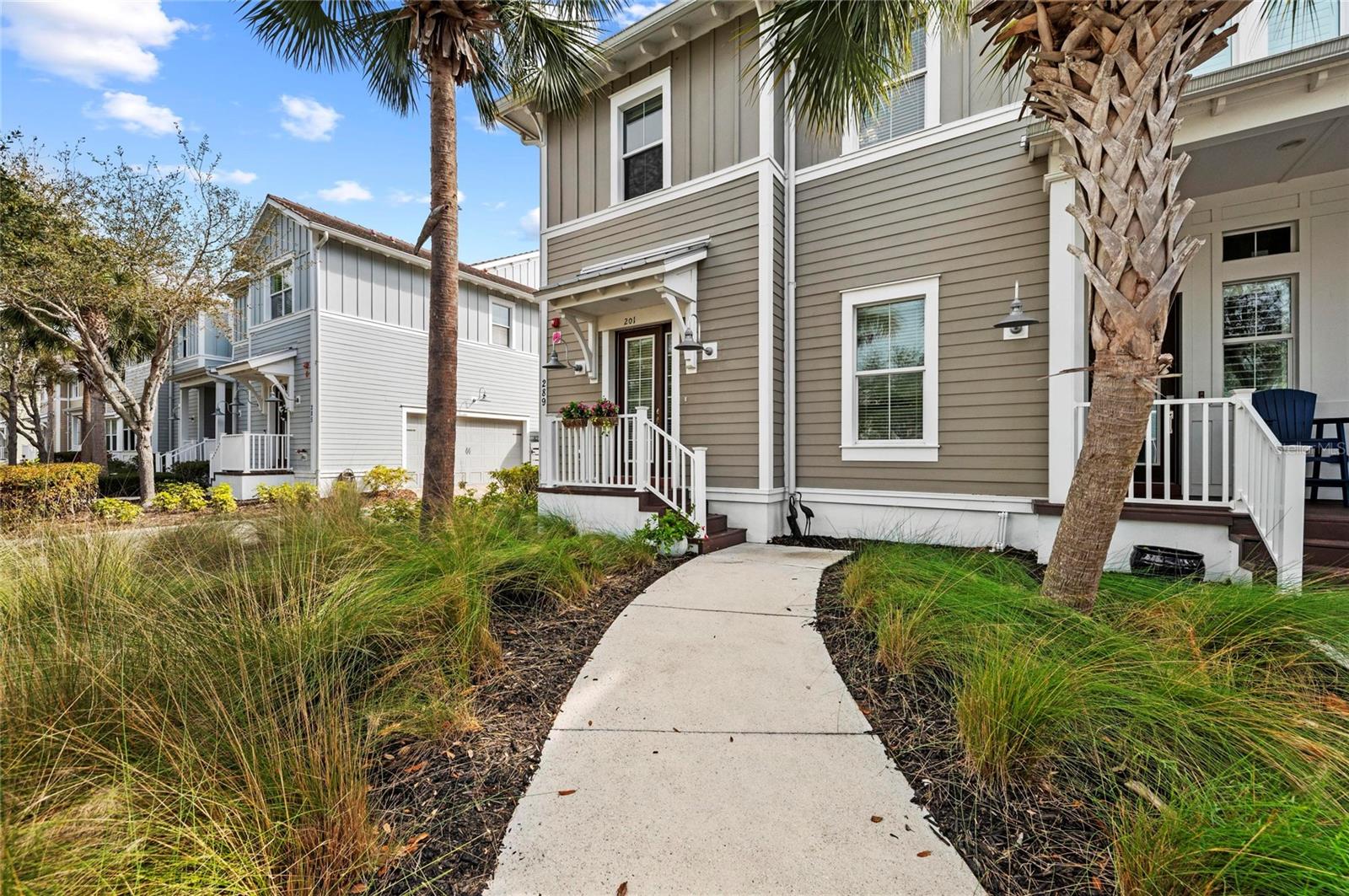 289 SAPPHIRE LAKE DR #201