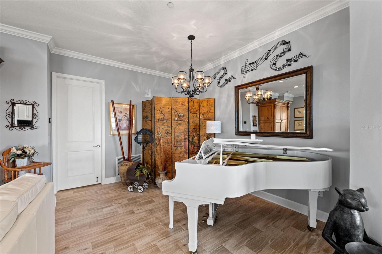 268 SAINT LUCIA DR #101