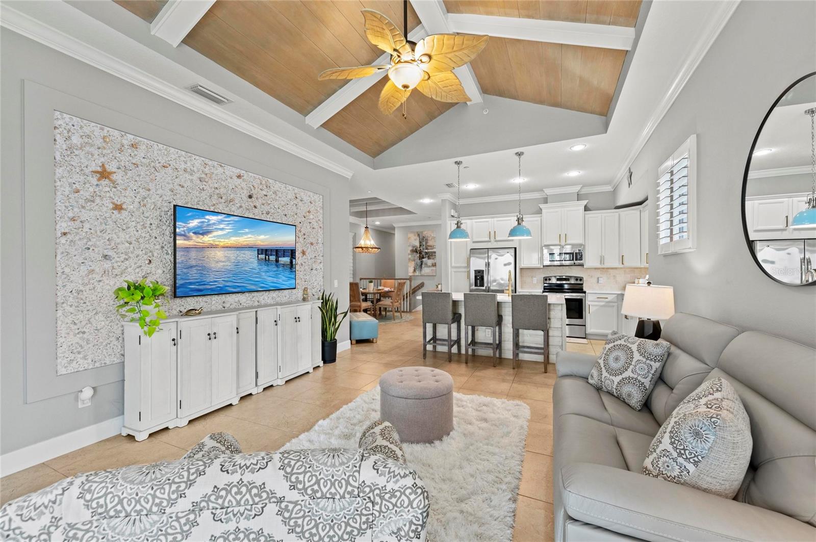 226 SAPPHIRE LAKE DR #201